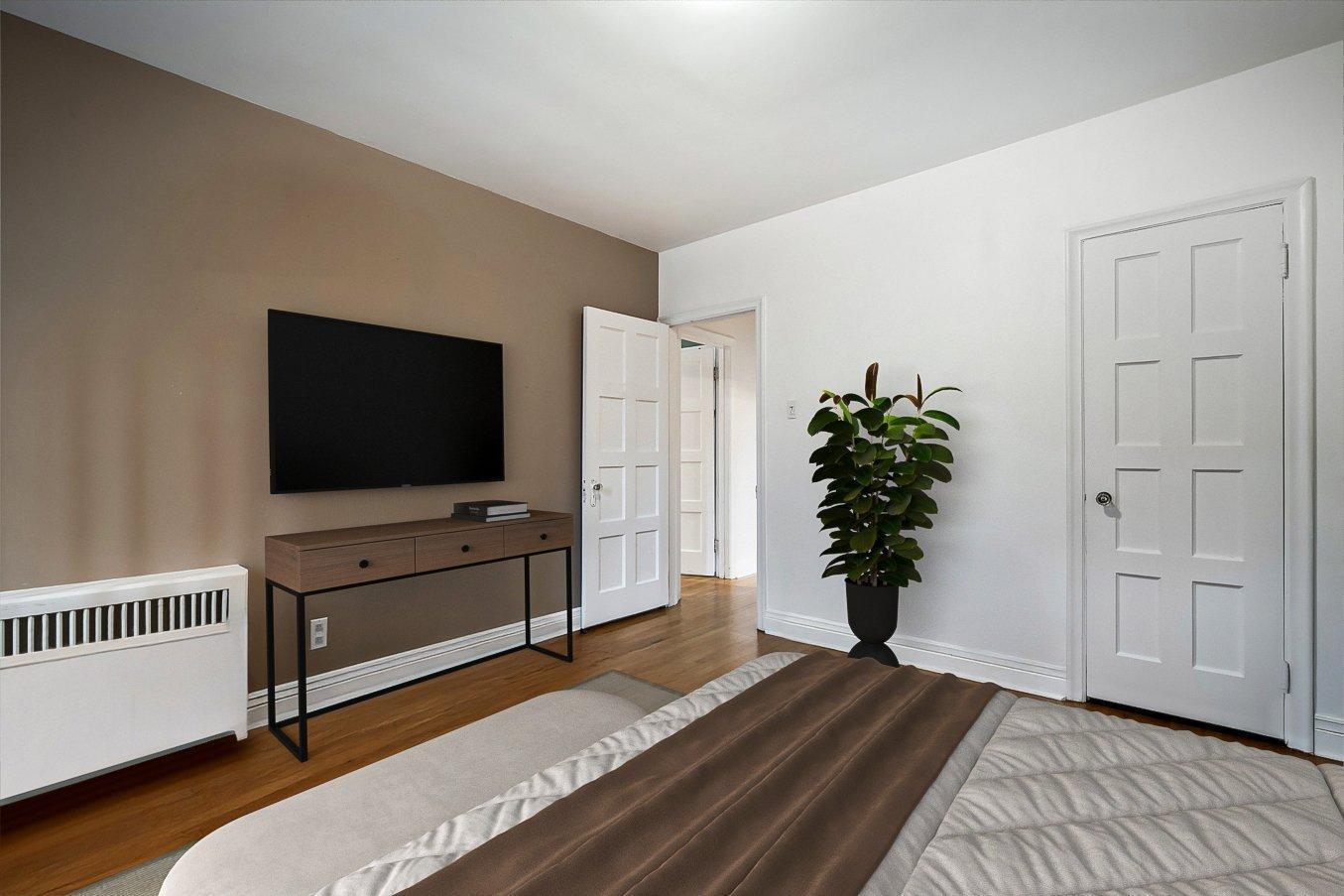 









93


Rue Dufferin

,
Hampstead,




QC
H3X2X8

