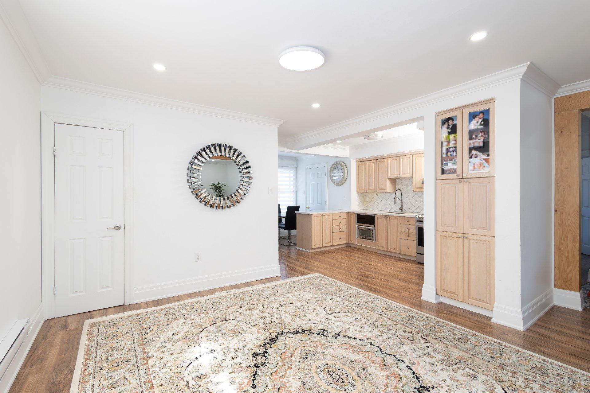 









2690


Rue Gélineau

,
Longueuil (Saint-Hubert),




QC
J3Y4K4

