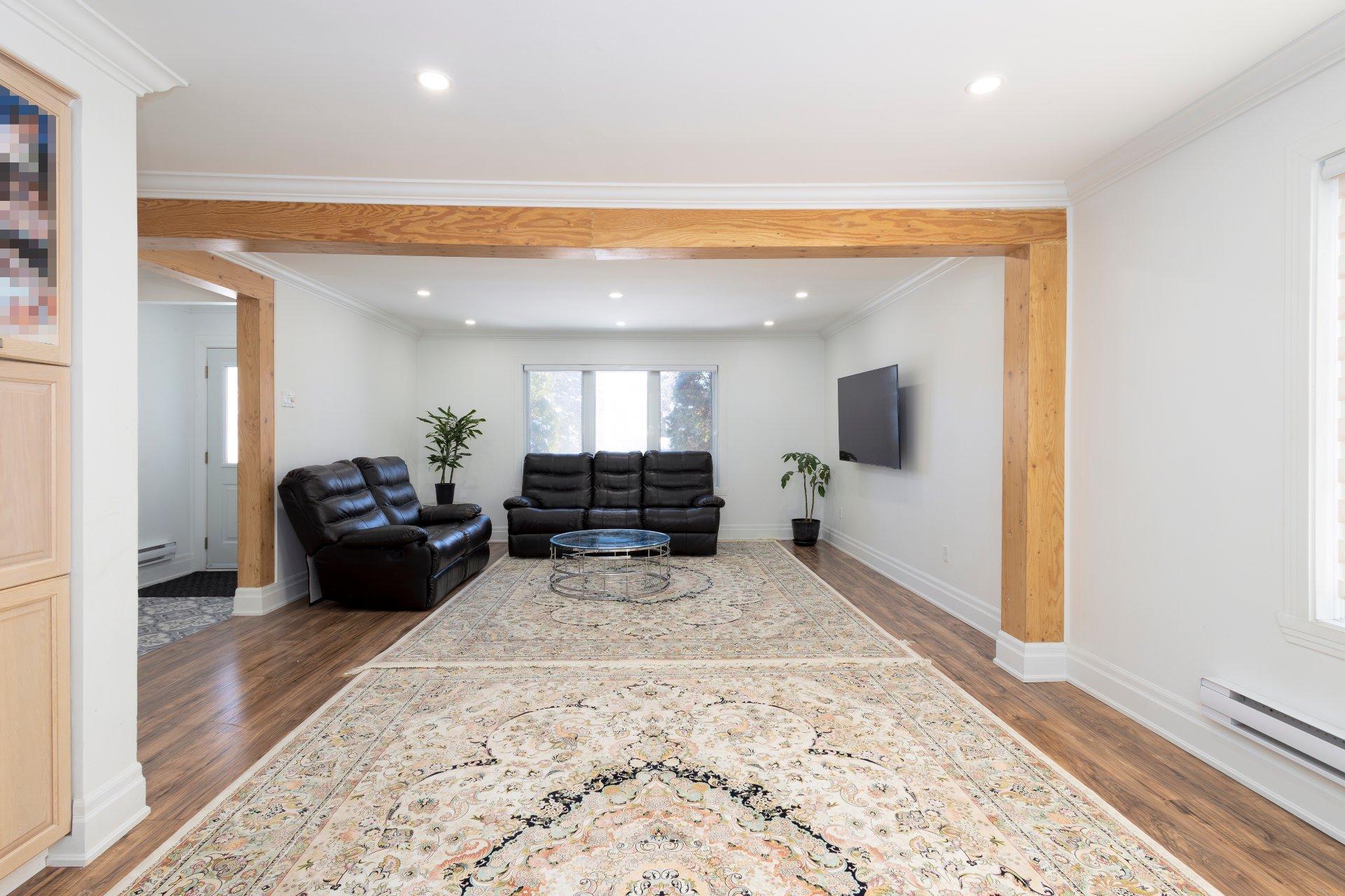 









2690


Rue Gélineau

,
Longueuil (Saint-Hubert),




QC
J3Y4K4

