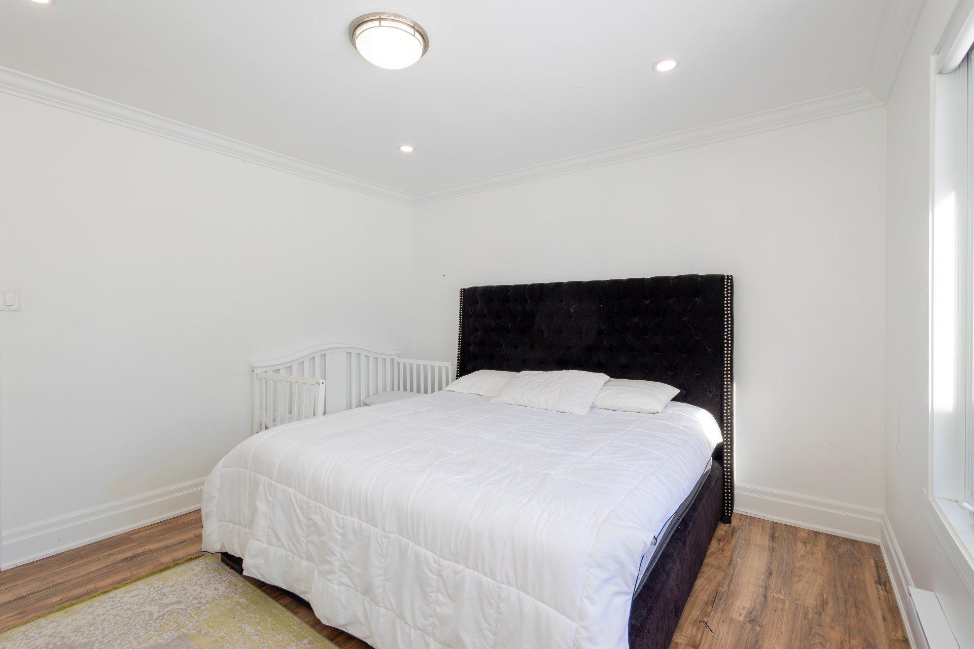 









2690


Rue Gélineau

,
Longueuil (Saint-Hubert),




QC
J3Y4K4


