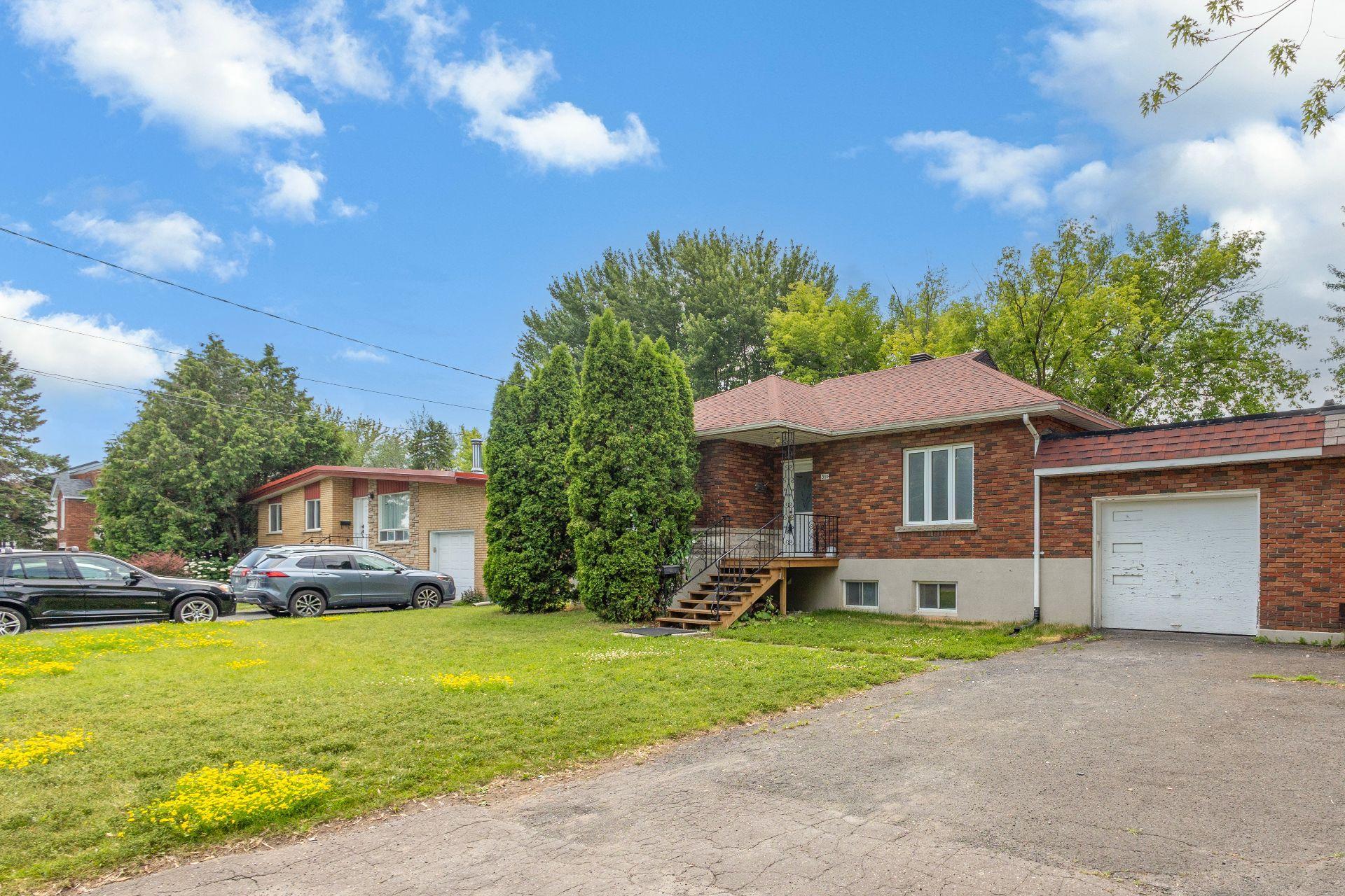 









2690


Rue Gélineau

,
Longueuil (Saint-Hubert),




QC
J3Y4K4

