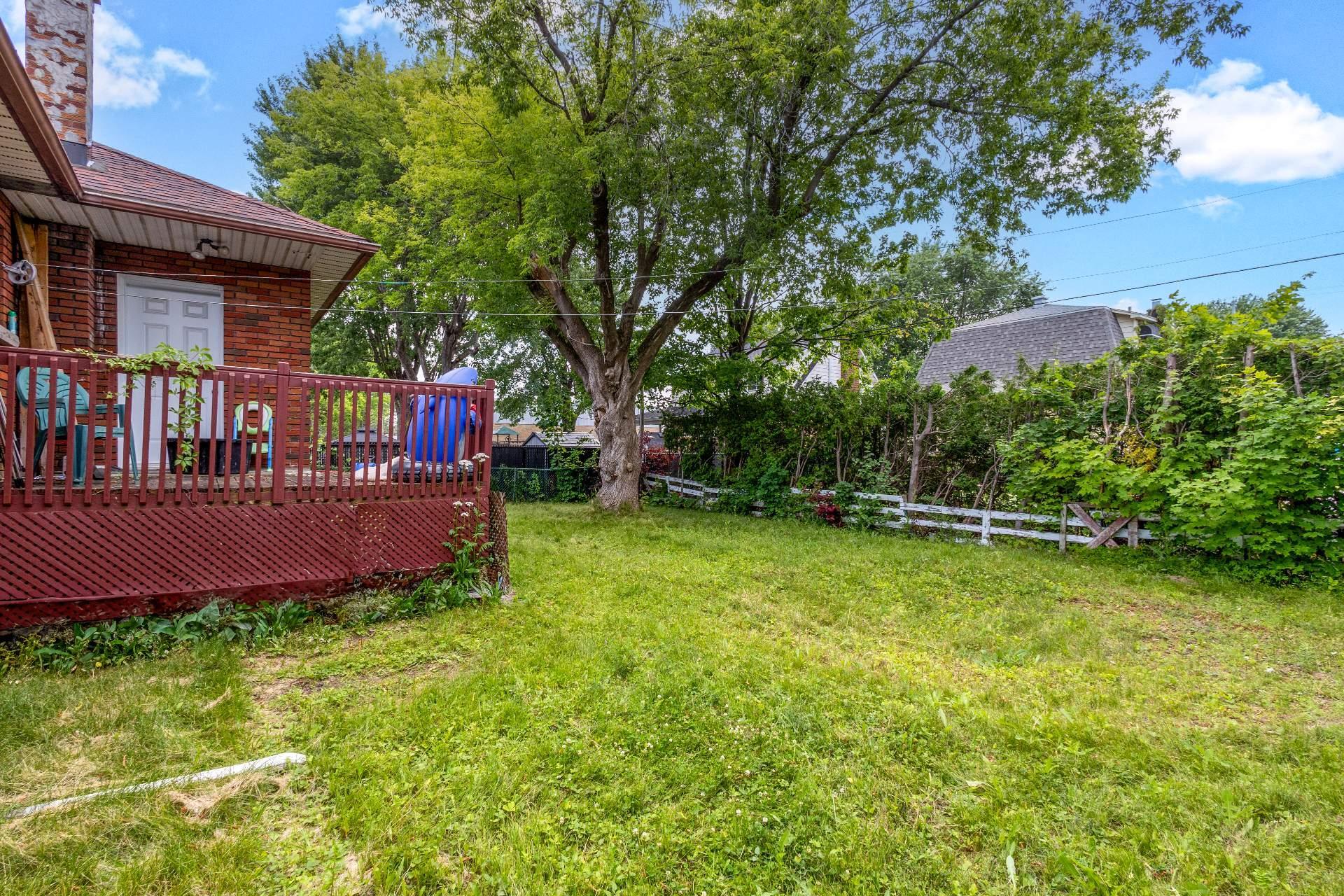 









2690


Rue Gélineau

,
Longueuil (Saint-Hubert),




QC
J3Y4K4

