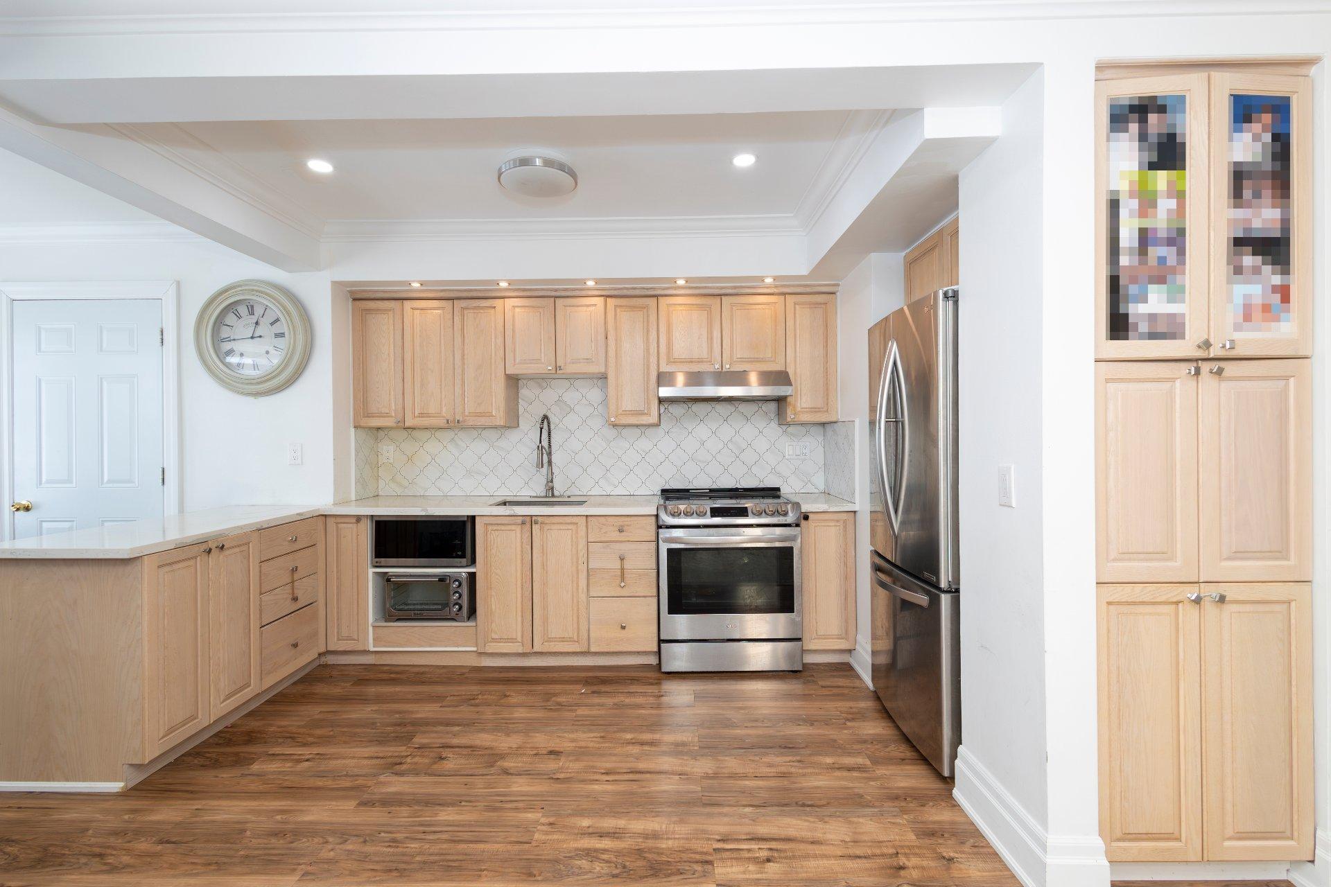 









2690


Rue Gélineau

,
Longueuil (Saint-Hubert),




QC
J3Y4K4

