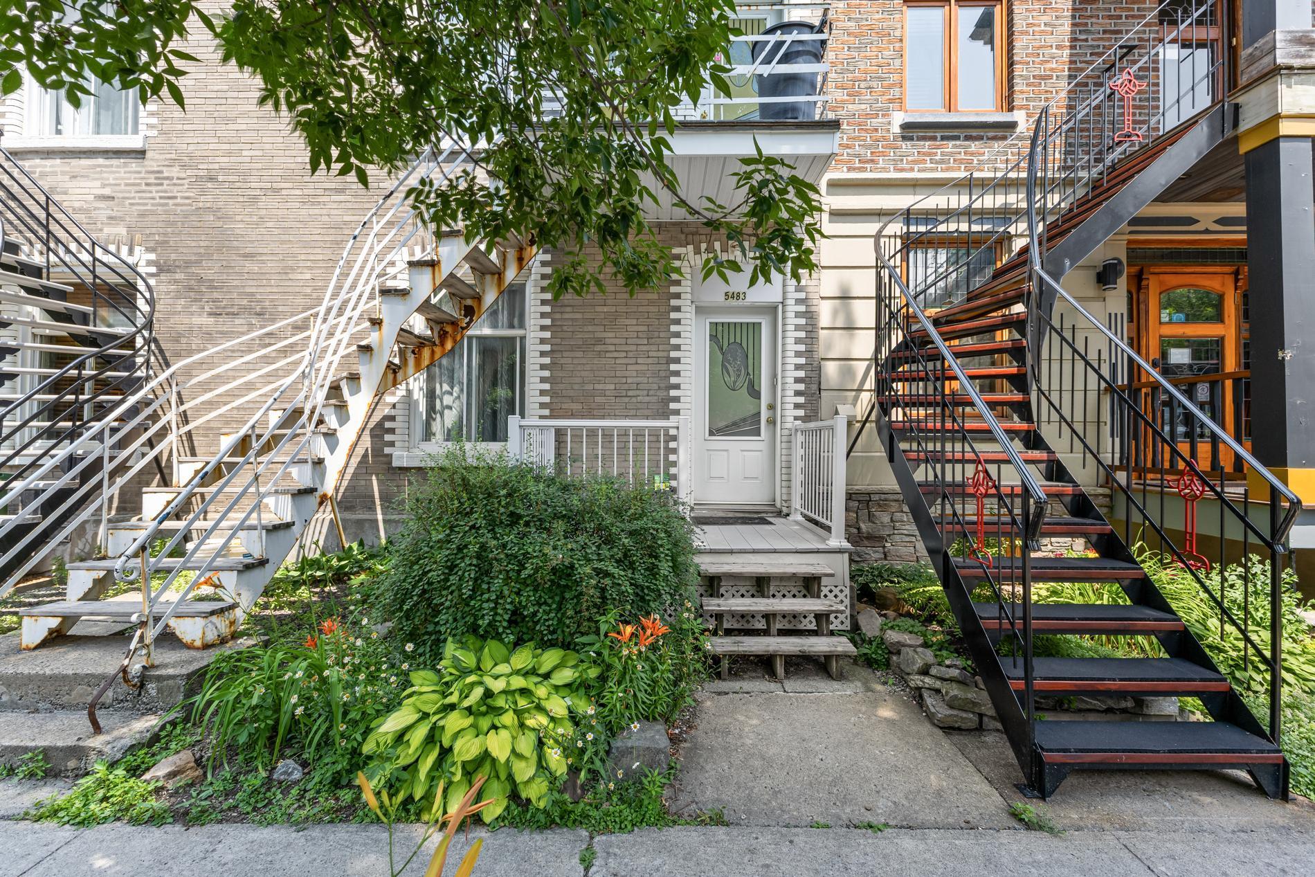









5483

 - 5499


10e Avenue

,
Montréal (Rosemont/La Petite-Patrie),




QC
H1Y2G9

