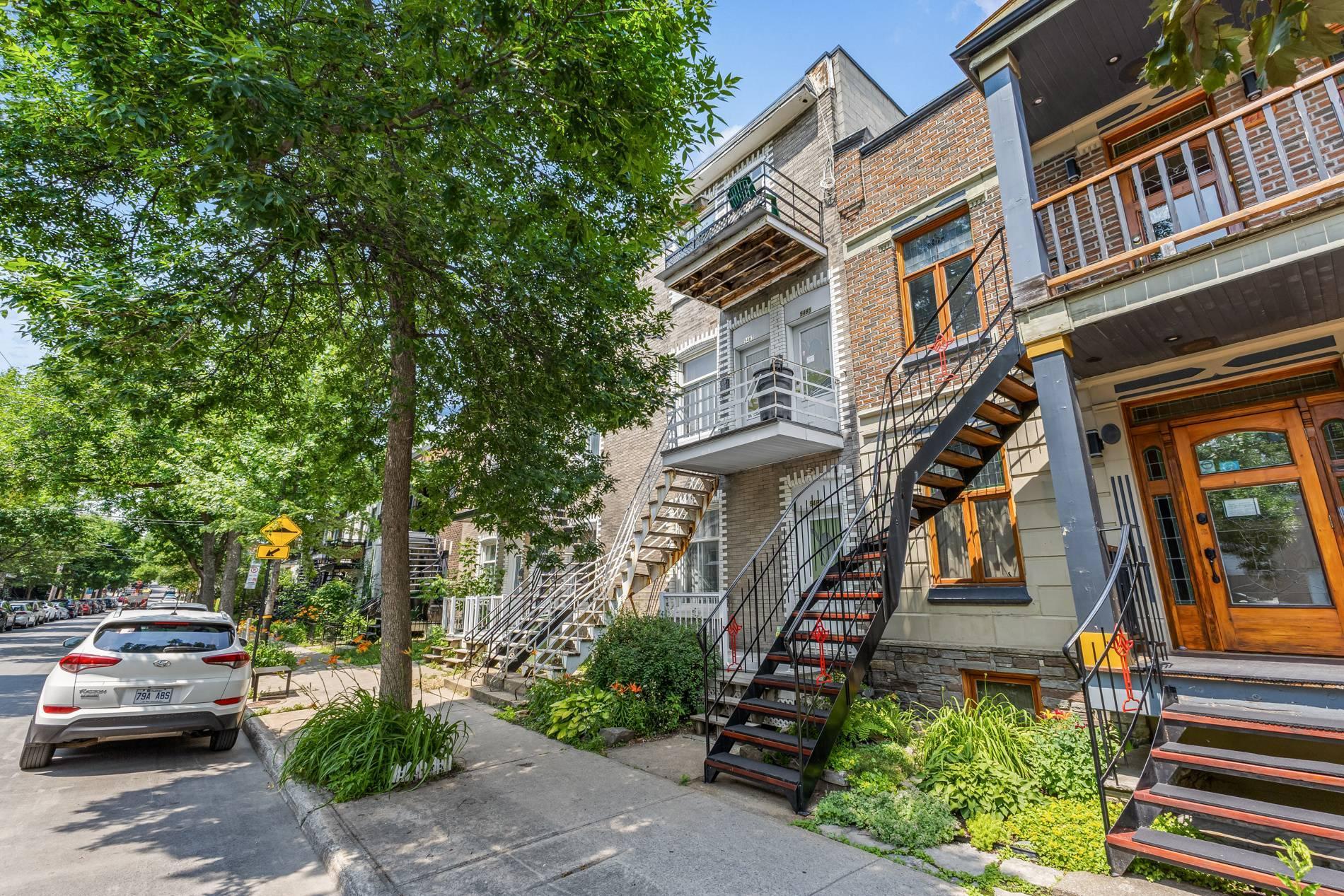 









5483

 - 5499


10e Avenue

,
Montréal (Rosemont/La Petite-Patrie),




QC
H1Y2G9

