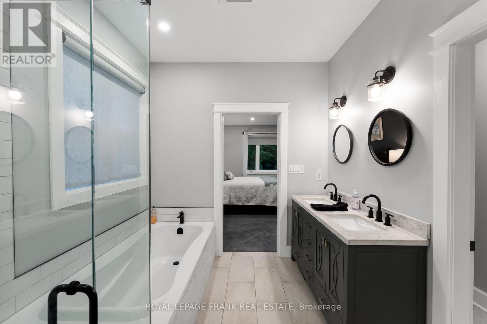 












975 RAY ROAD

,
Centre Hastings,




Ontario
K0K2K0

