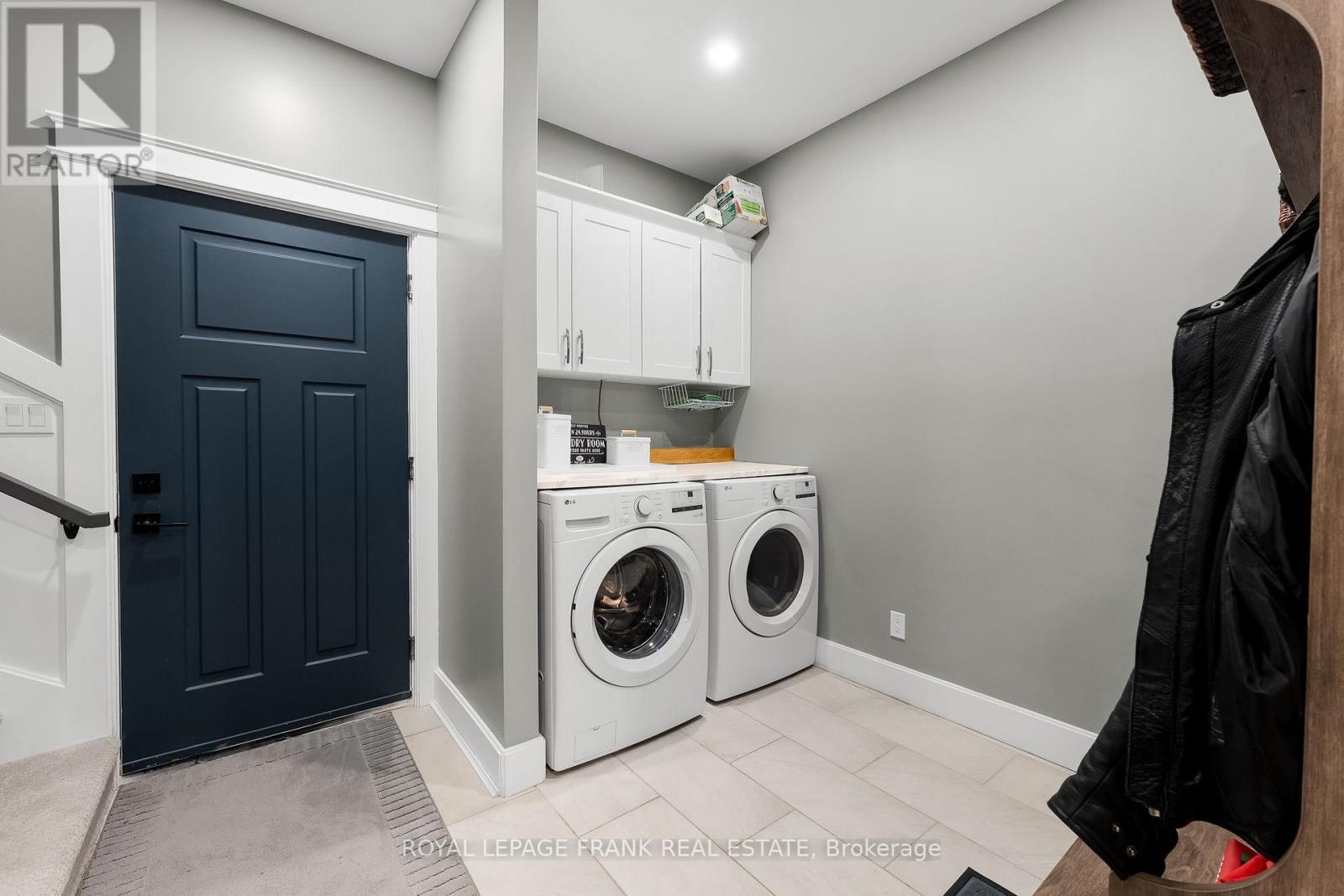 












975 RAY ROAD

,
Centre Hastings,




Ontario
K0K2K0

