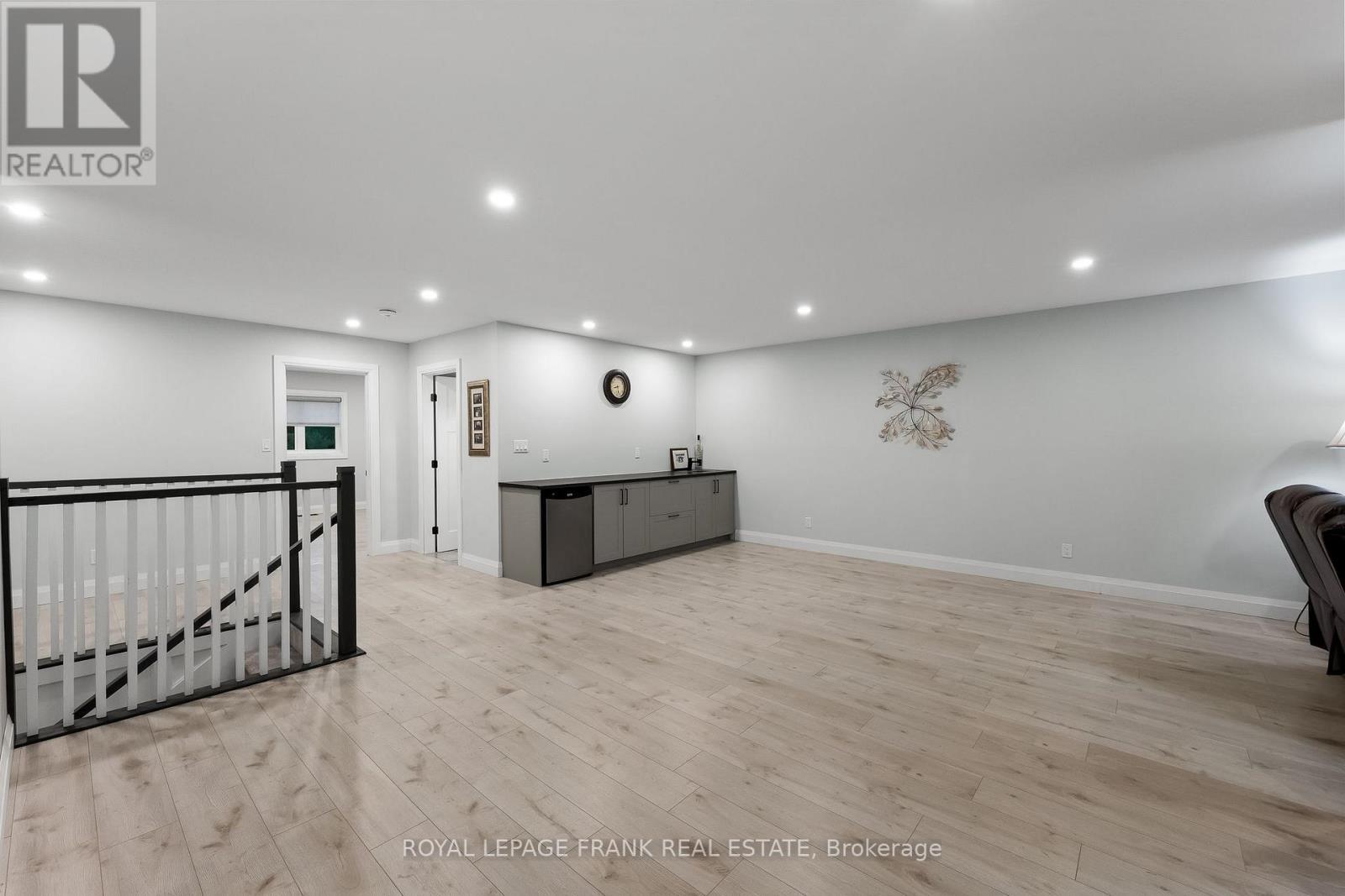 












975 RAY ROAD

,
Centre Hastings,




Ontario
K0K2K0

