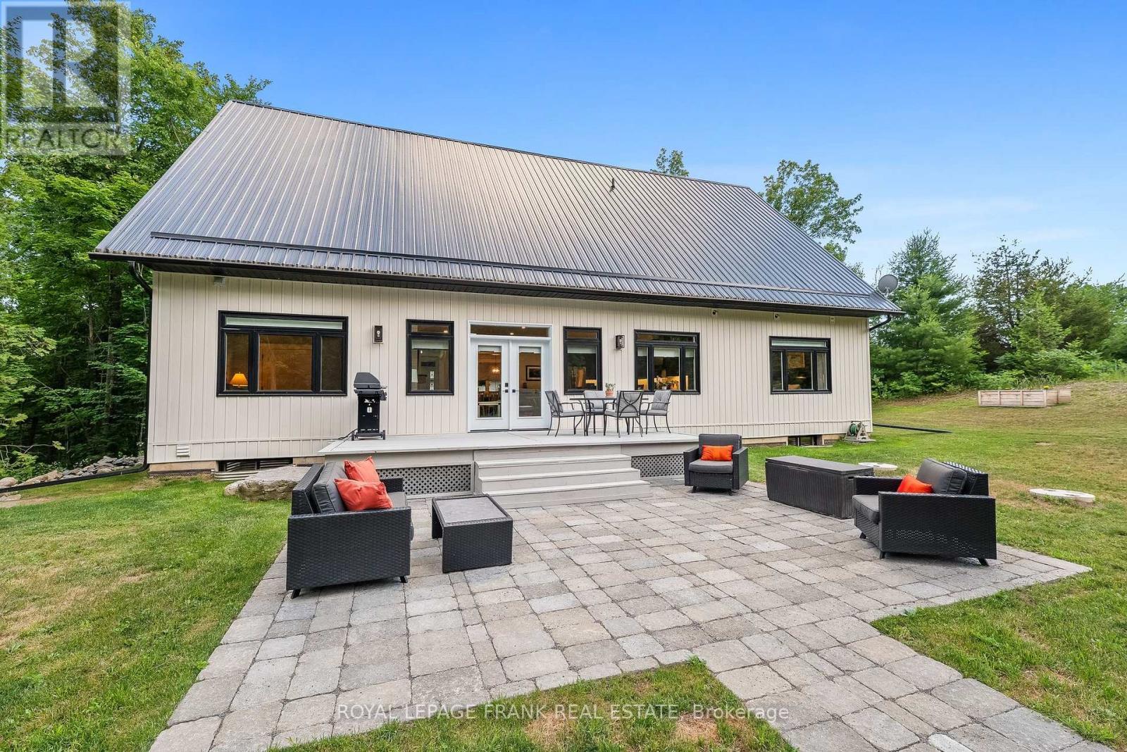 












975 RAY ROAD

,
Centre Hastings,




Ontario
K0K2K0

