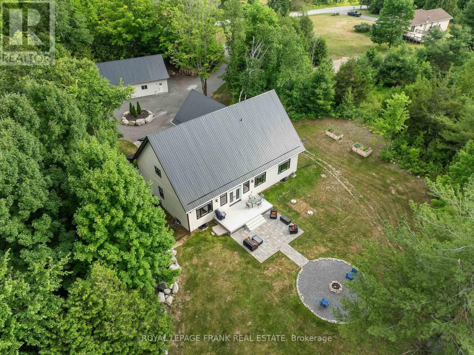 












975 RAY ROAD

,
Centre Hastings,




Ontario
K0K2K0

