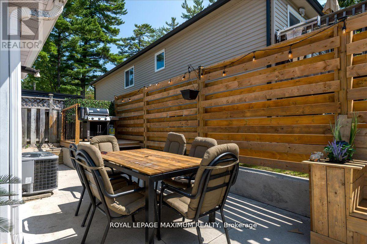 












749 RIVER ROAD E

,
Wasaga Beach,




Ontario
L9Z2M4


