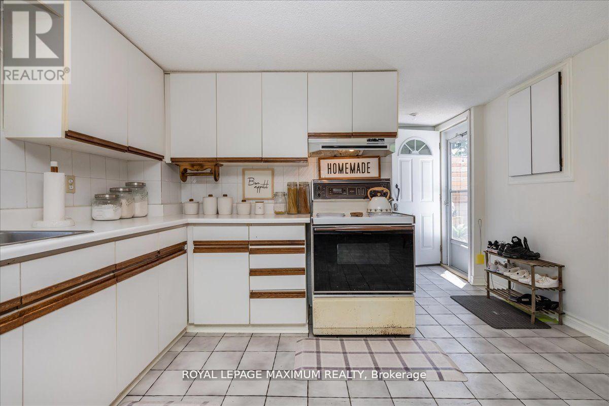 












749 RIVER ROAD E

,
Wasaga Beach,




Ontario
L9Z2M4

