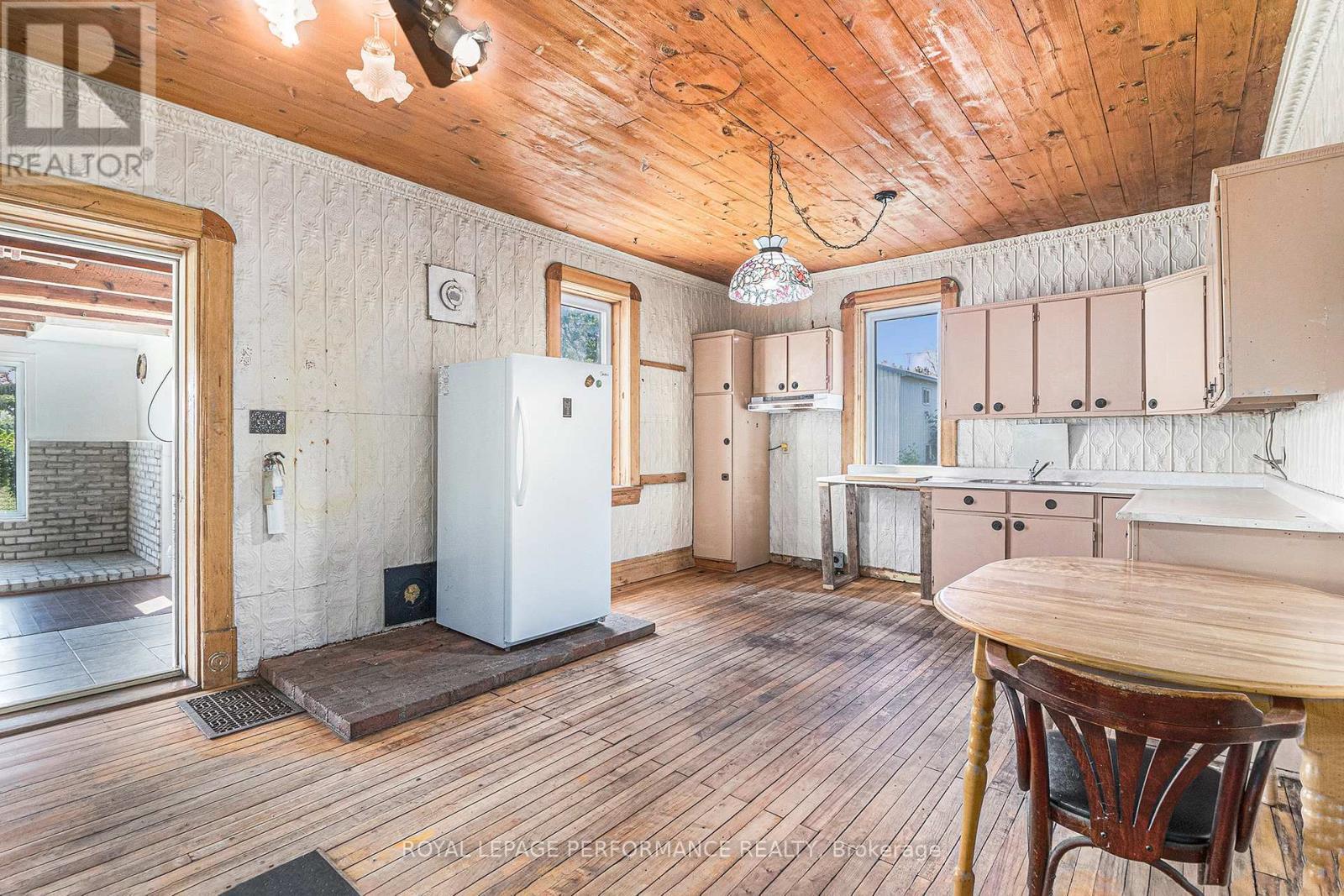 












17630 ROBINSON'S CORNERS ROAD

,
North Stormont,




Ontario
K0C1T0

