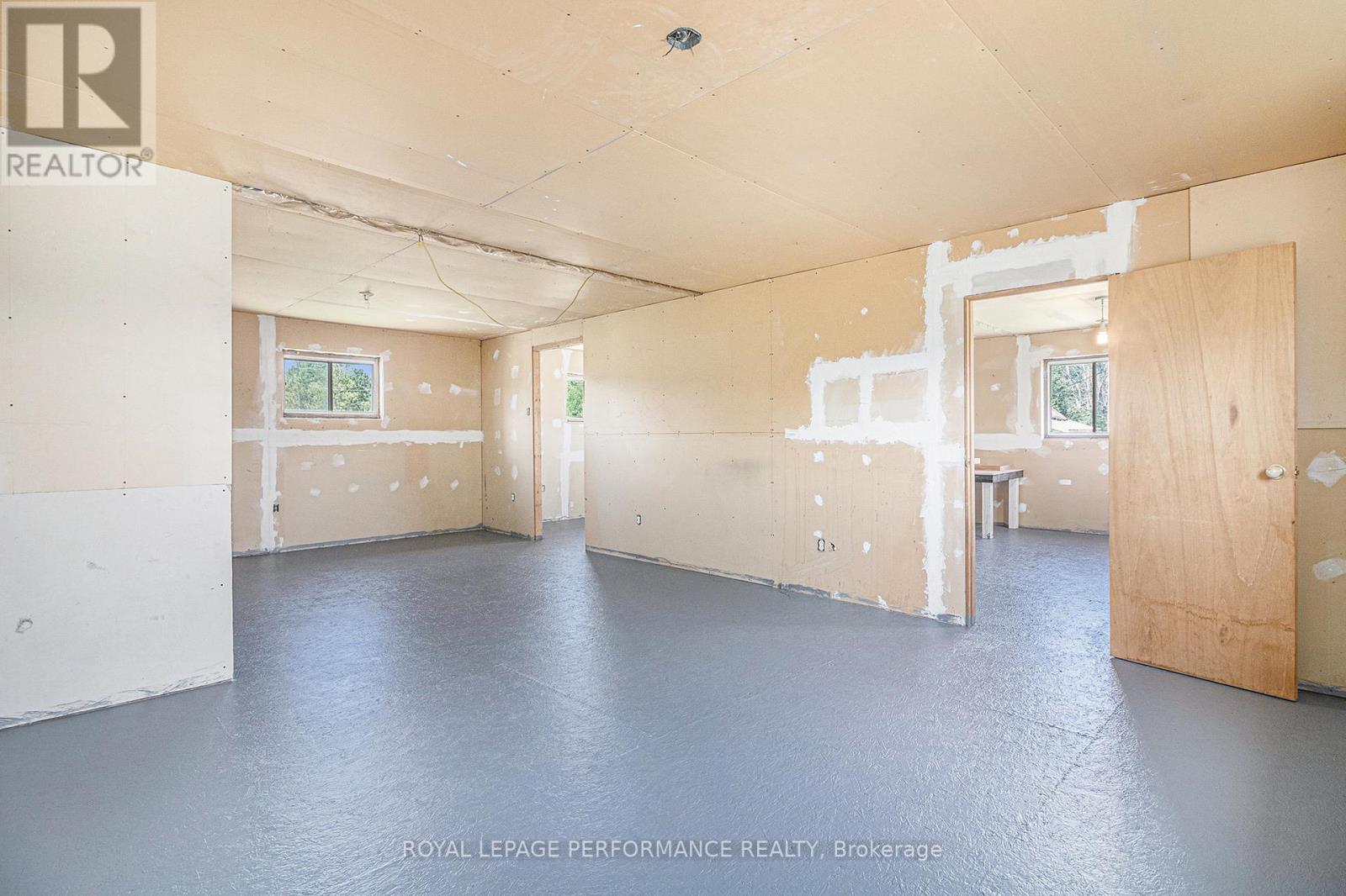 












17630 ROBINSON'S CORNERS ROAD

,
North Stormont,




Ontario
K0C1T0

