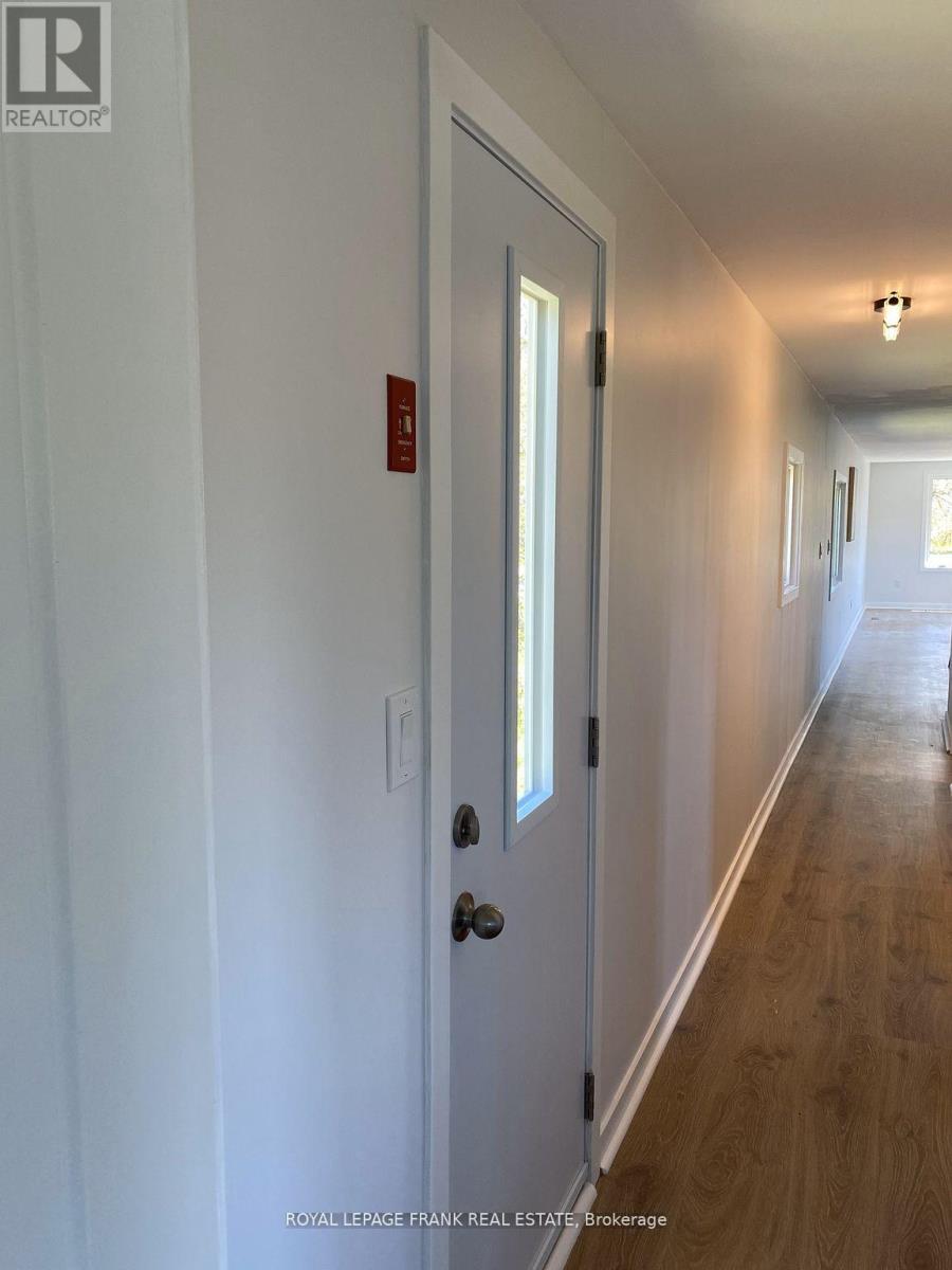 












8 BENSLEY DRIVE

,
Oro-Medonte,




Ontario
L3V6H1

