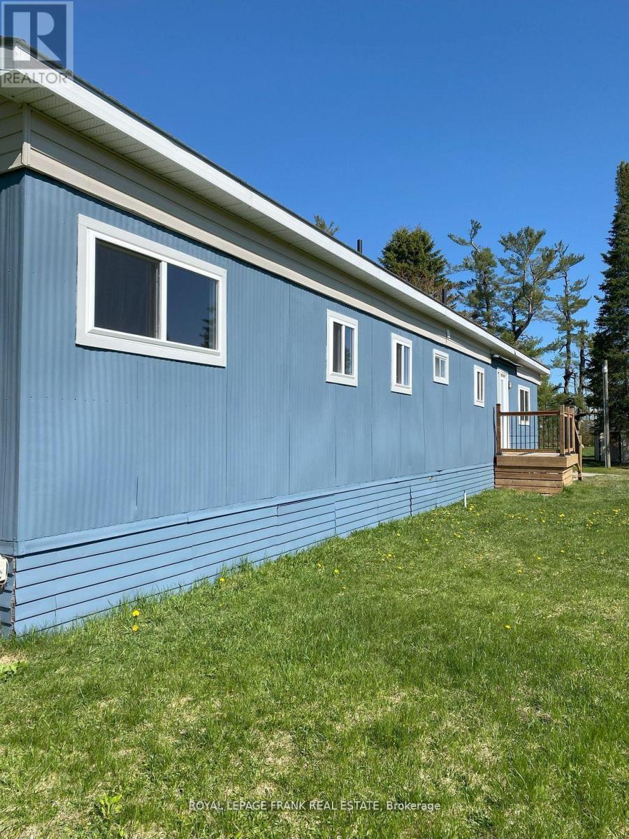 












8 BENSLEY DRIVE

,
Oro-Medonte,




Ontario
L3V6H1

