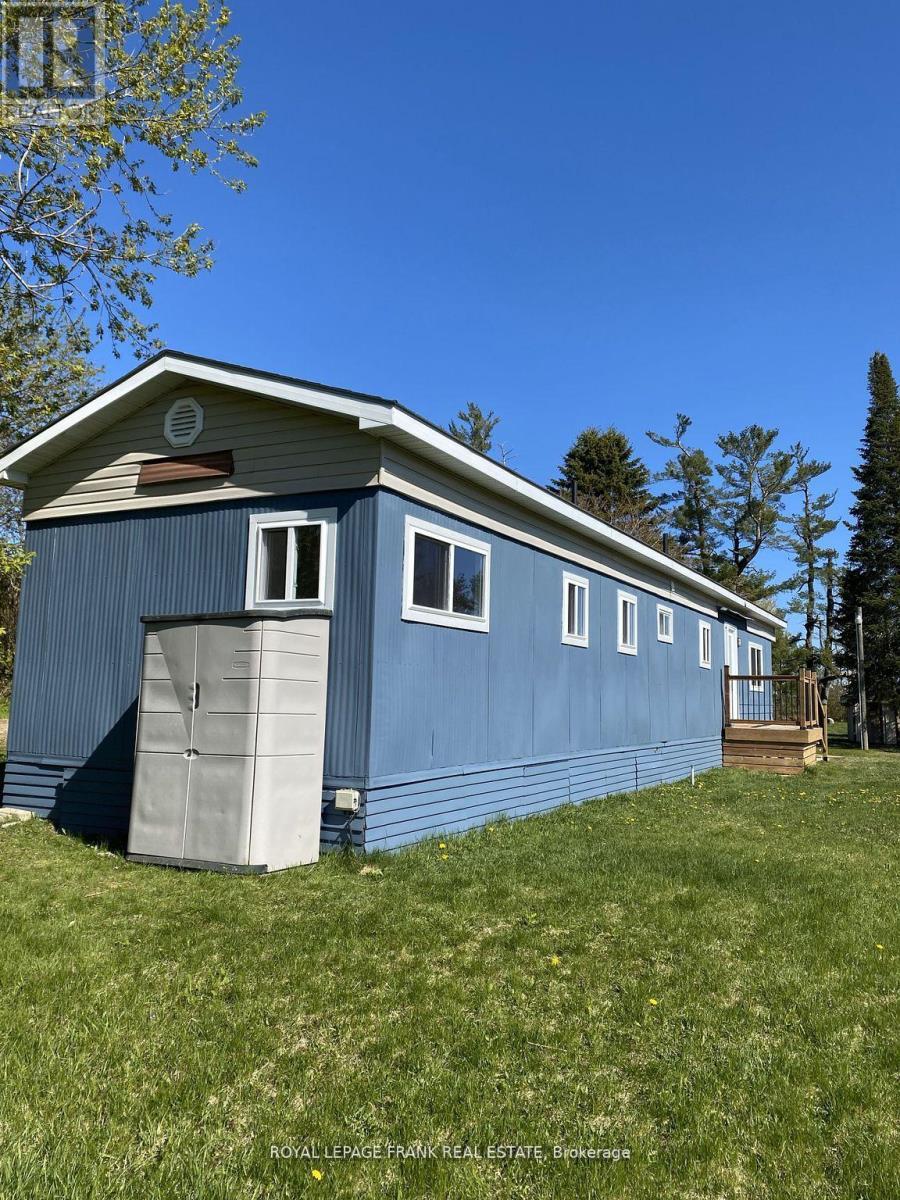 












8 BENSLEY DRIVE

,
Oro-Medonte,




Ontario
L3V6H1

