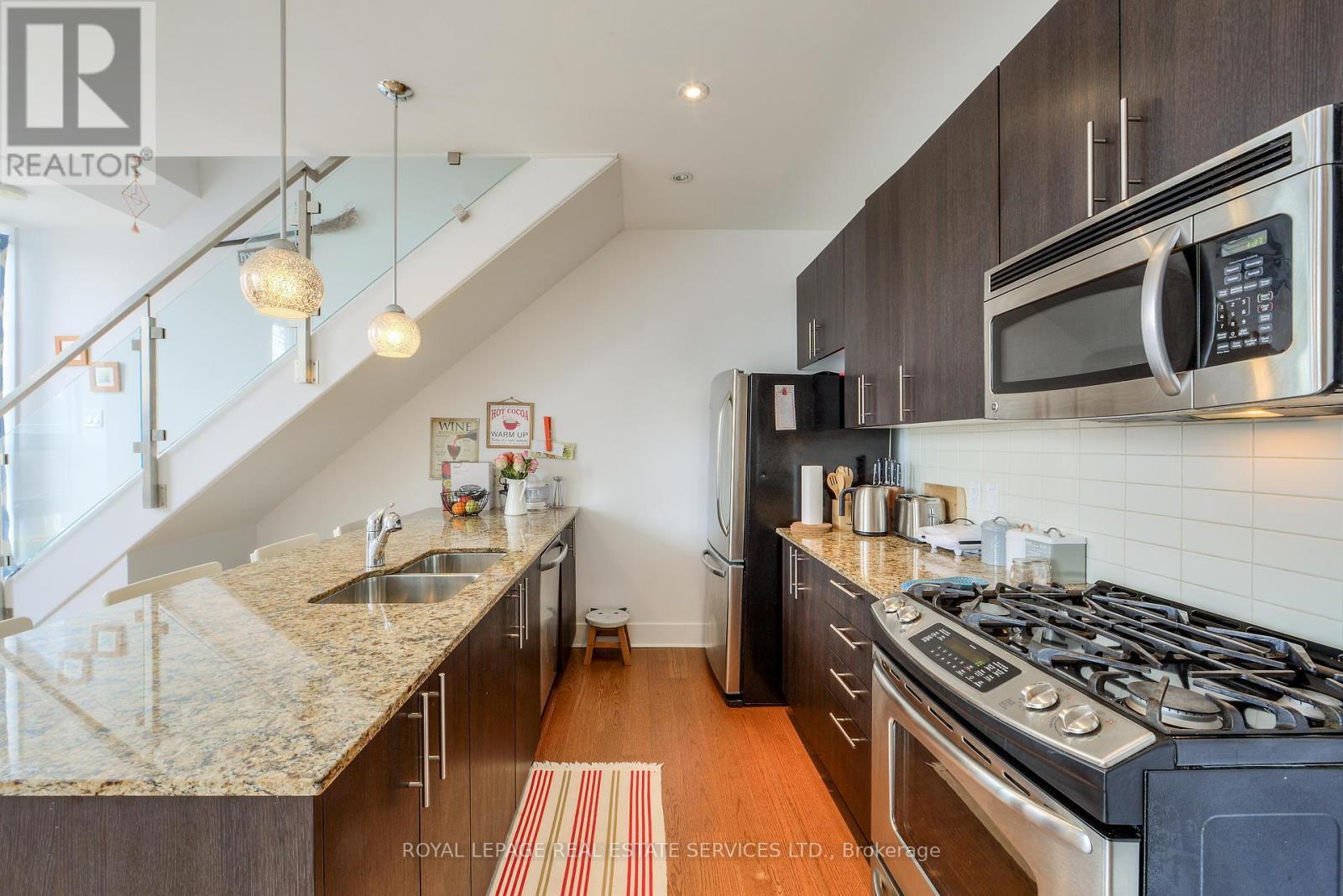 












203 - 323 KINGSTON ROAD S

,
Toronto,




Ontario
M4L1T8

