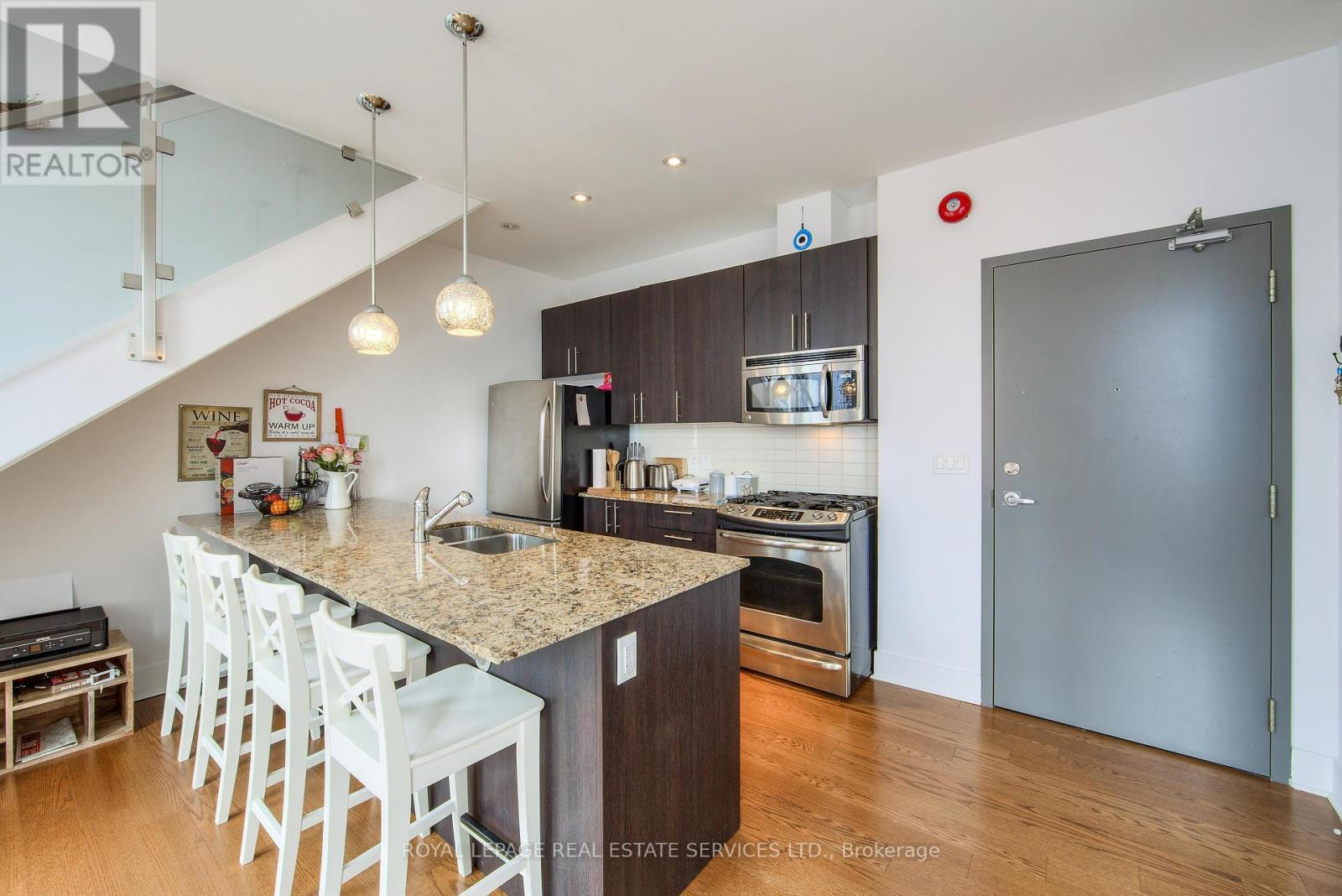 












203 - 323 KINGSTON ROAD S

,
Toronto,




Ontario
M4L1T8

