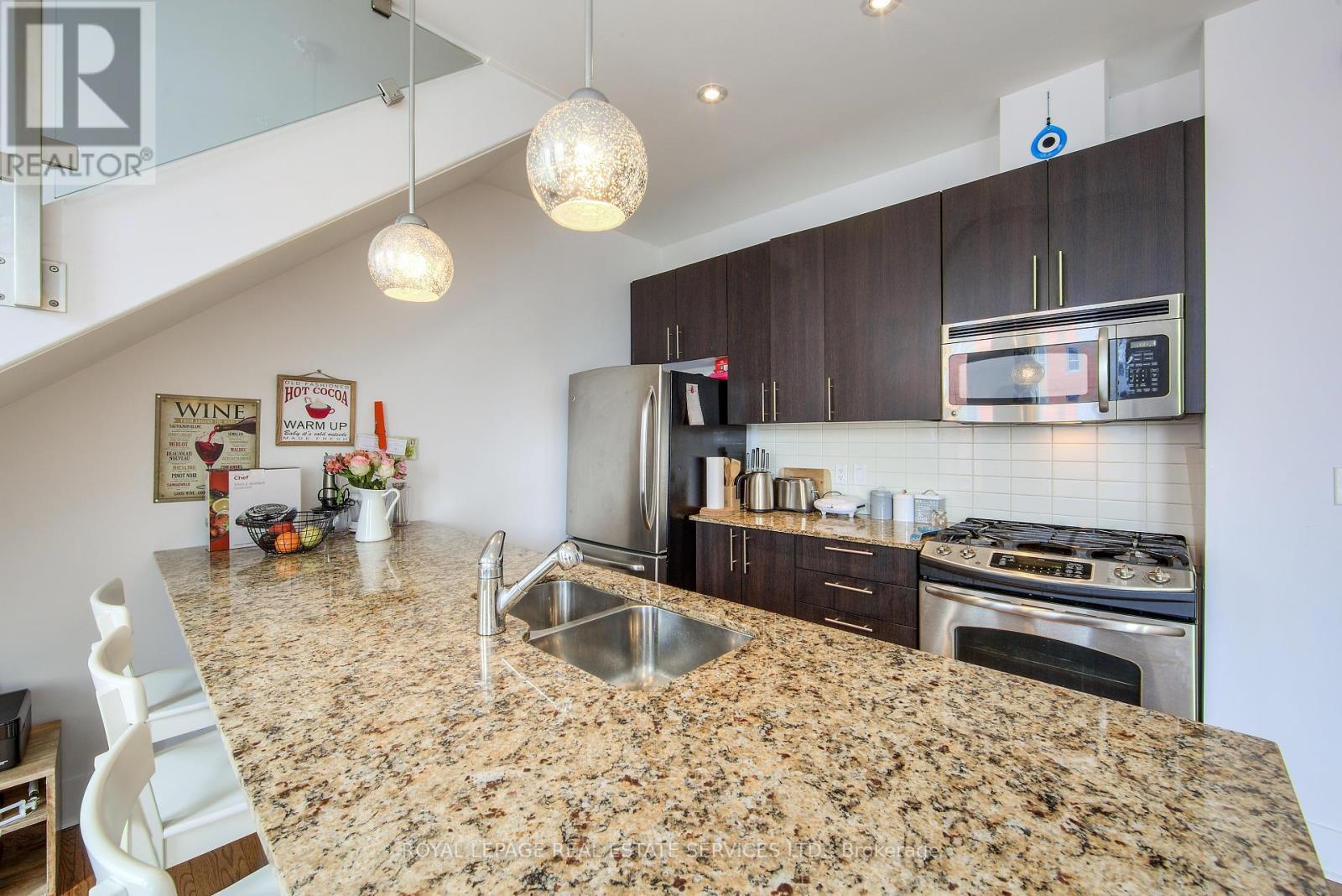 












203 - 323 KINGSTON ROAD S

,
Toronto,




Ontario
M4L1T8


