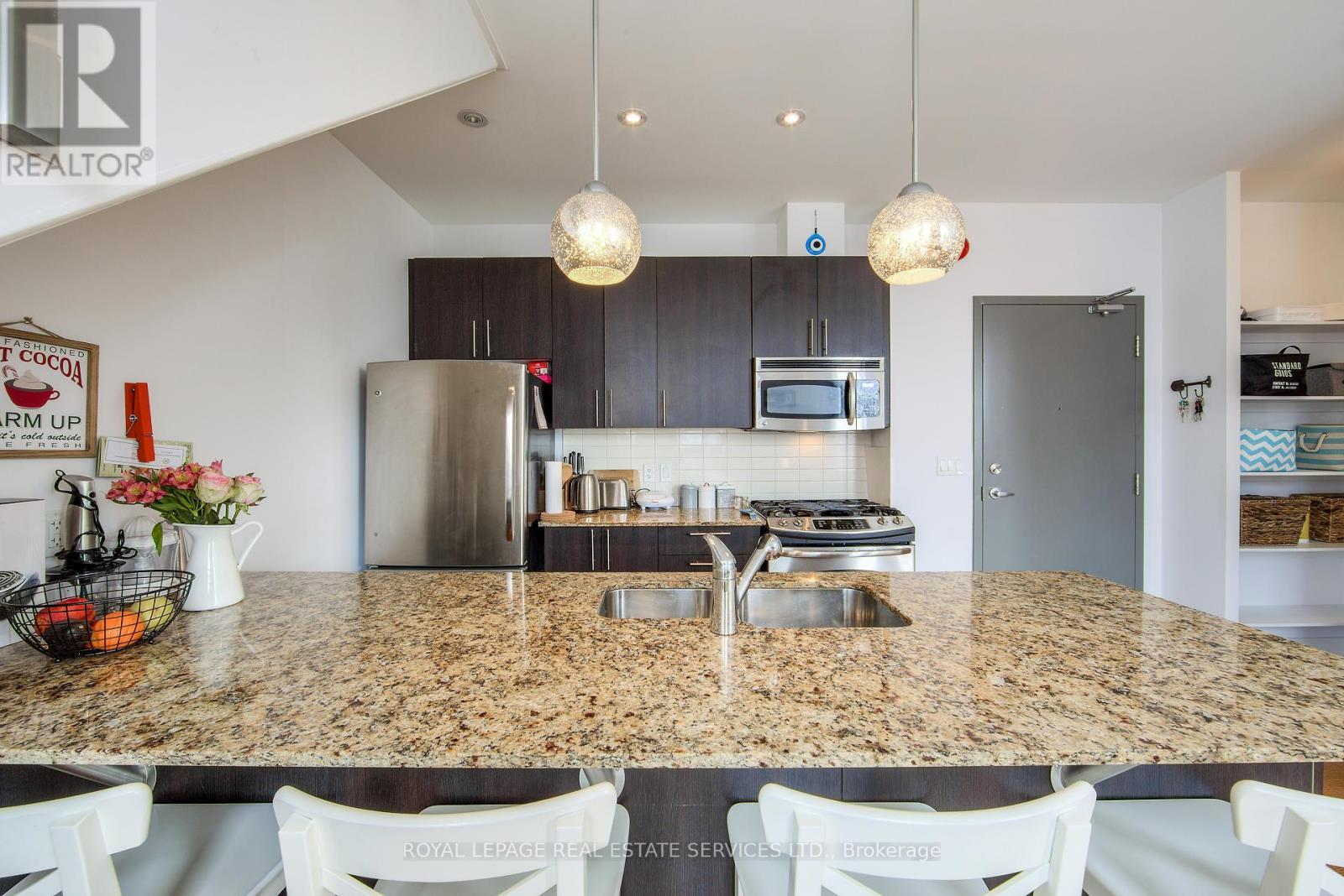 












203 - 323 KINGSTON ROAD S

,
Toronto,




Ontario
M4L1T8

