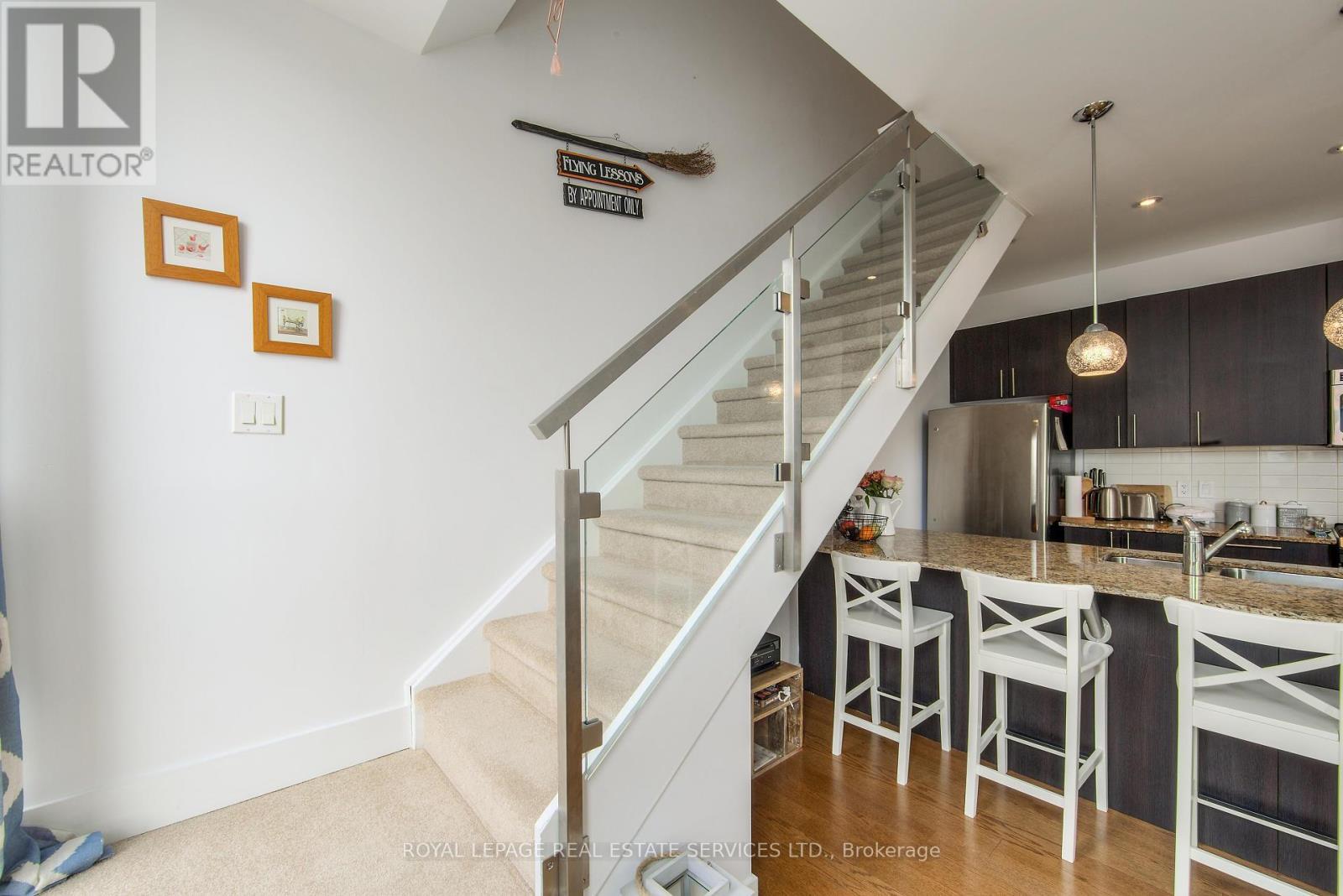












203 - 323 KINGSTON ROAD S

,
Toronto,




Ontario
M4L1T8

