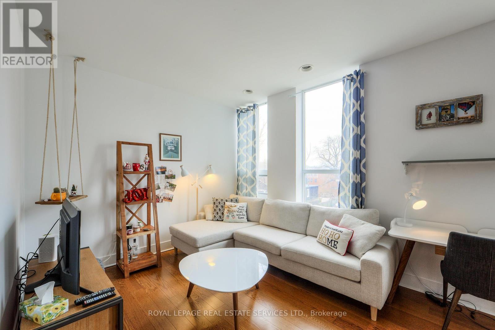 












203 - 323 KINGSTON ROAD S

,
Toronto,




Ontario
M4L1T8


