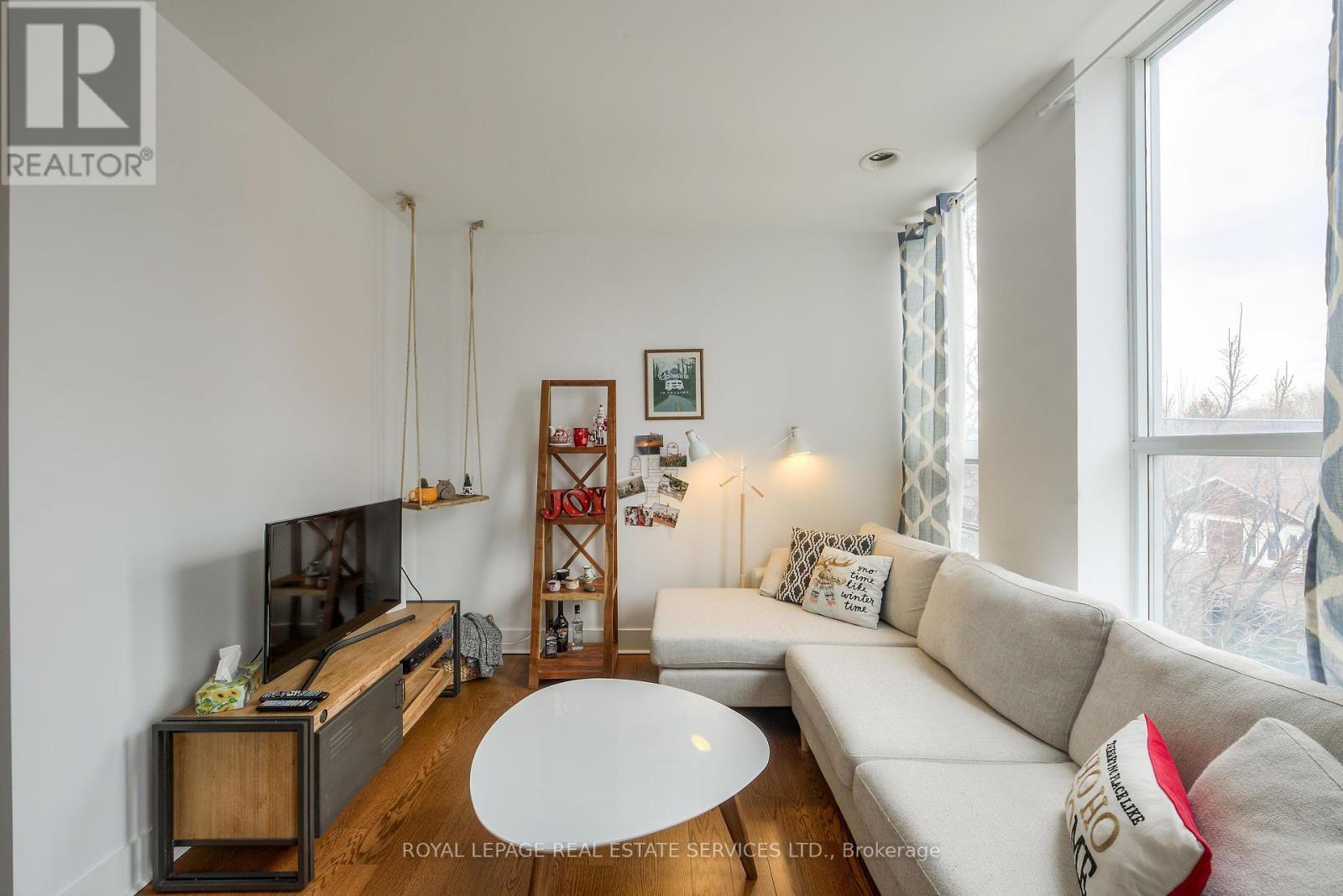 












203 - 323 KINGSTON ROAD S

,
Toronto,




Ontario
M4L1T8

