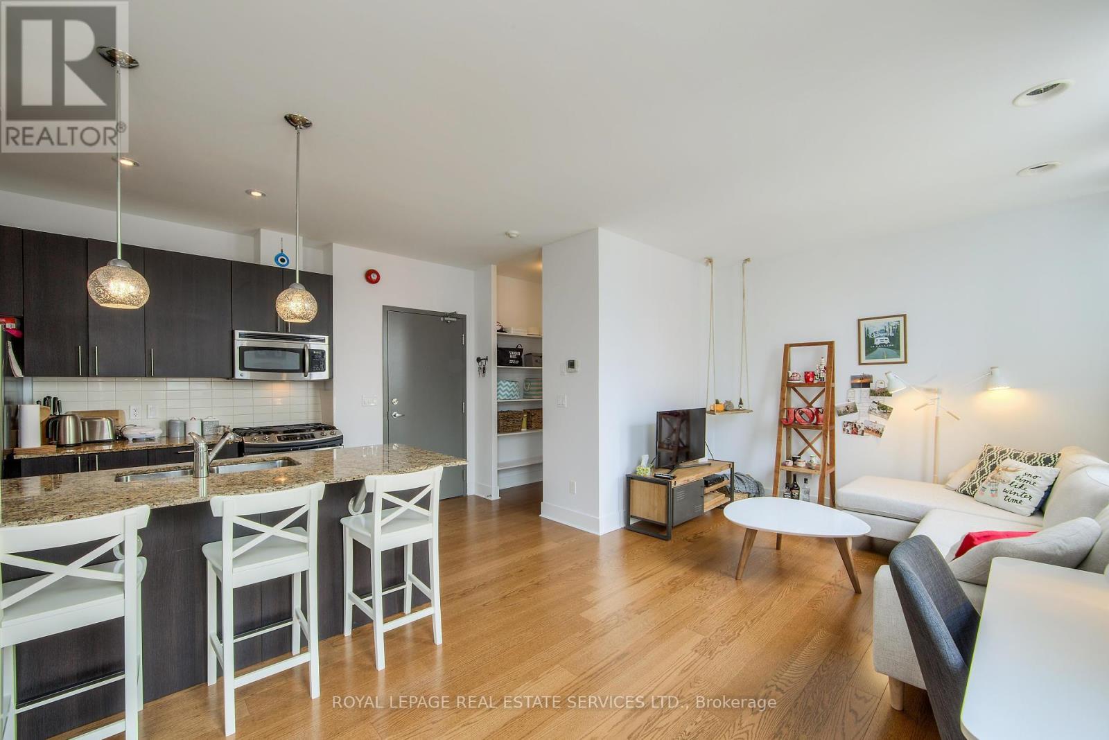 












203 - 323 KINGSTON ROAD S

,
Toronto,




Ontario
M4L1T8

