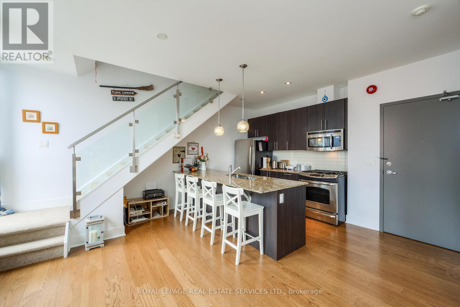 












203 - 323 KINGSTON ROAD S

,
Toronto,




Ontario
M4L1T8

