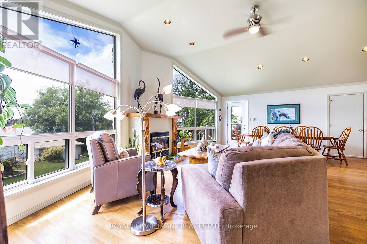 












115 OAKDENE CRESCENT

,
Kawartha Lakes (Little Britain),




Ontario
K0M2C0

