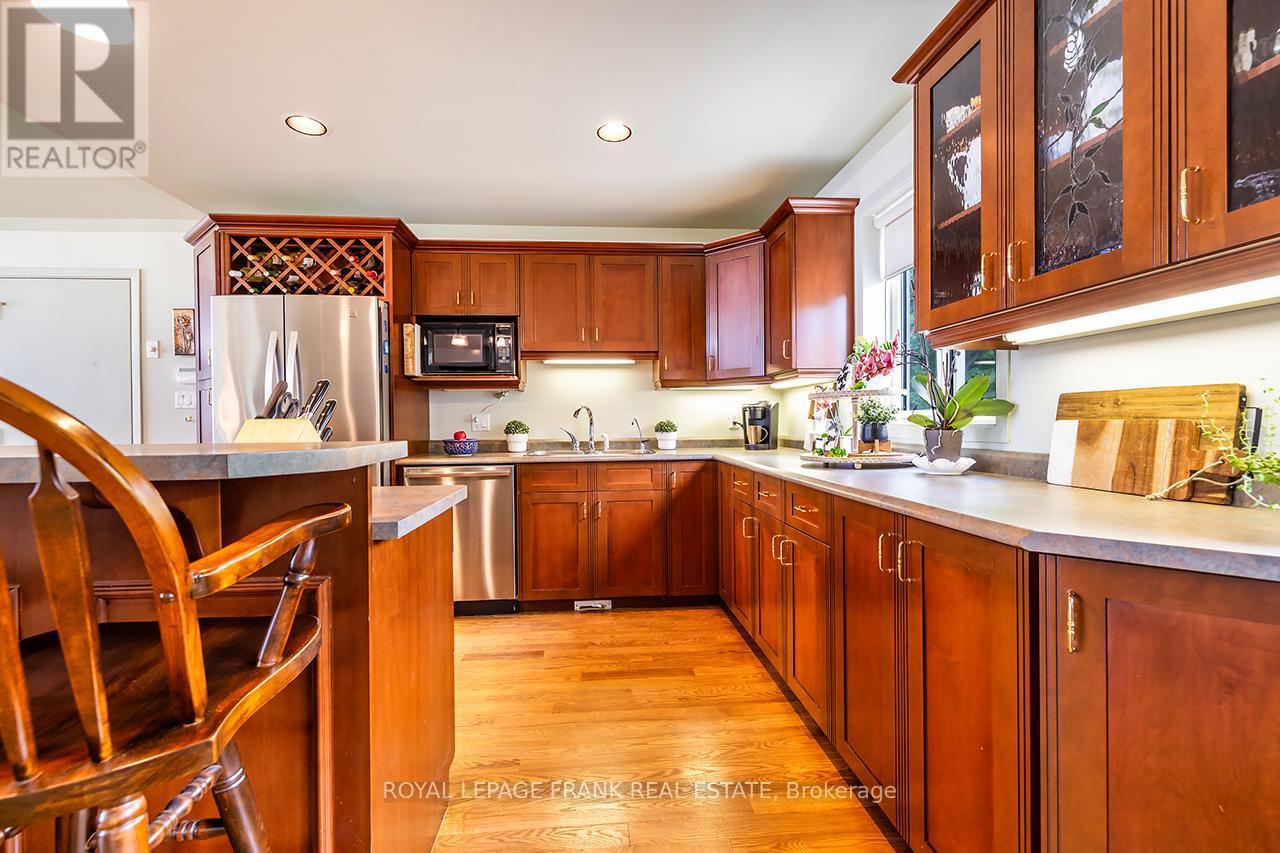 












115 OAKDENE CRESCENT

,
Kawartha Lakes (Little Britain),




Ontario
K0M2C0

