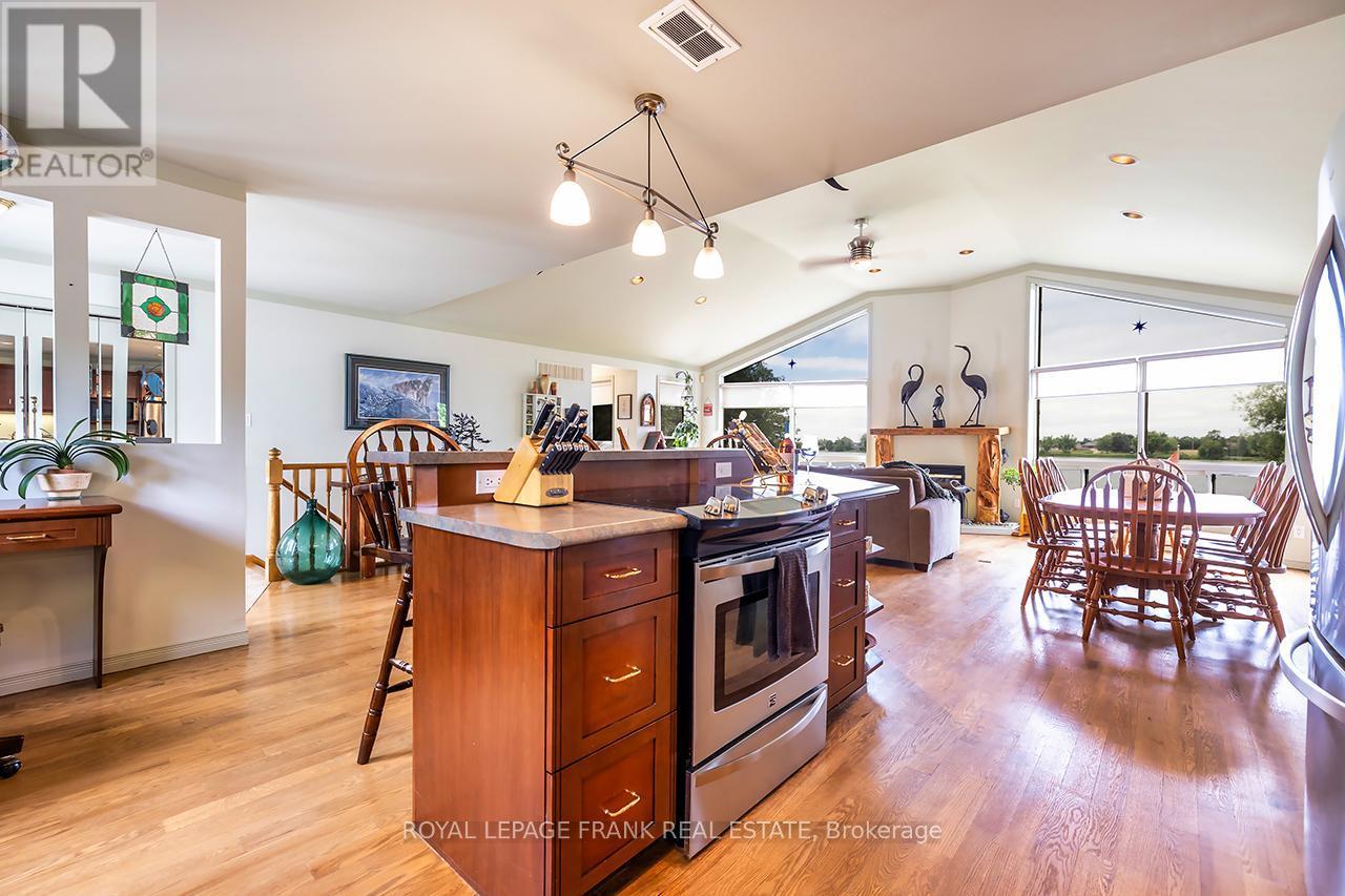 












115 OAKDENE CRESCENT

,
Kawartha Lakes (Little Britain),




Ontario
K0M2C0

