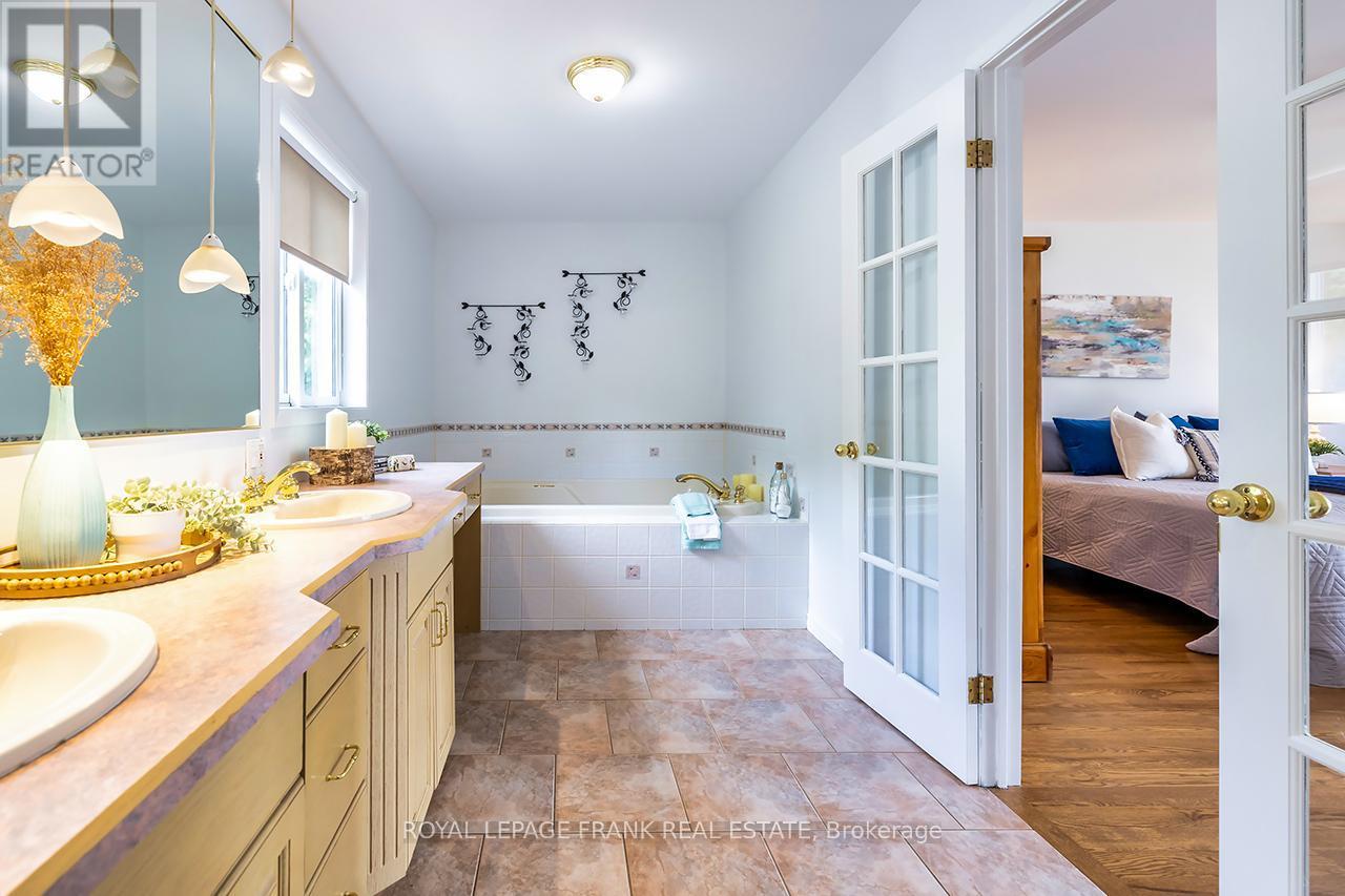 












115 OAKDENE CRESCENT

,
Kawartha Lakes (Little Britain),




Ontario
K0M2C0

