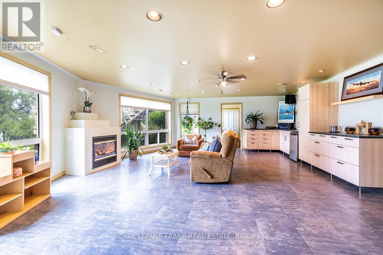 












115 OAKDENE CRESCENT

,
Kawartha Lakes (Little Britain),




Ontario
K0M2C0

