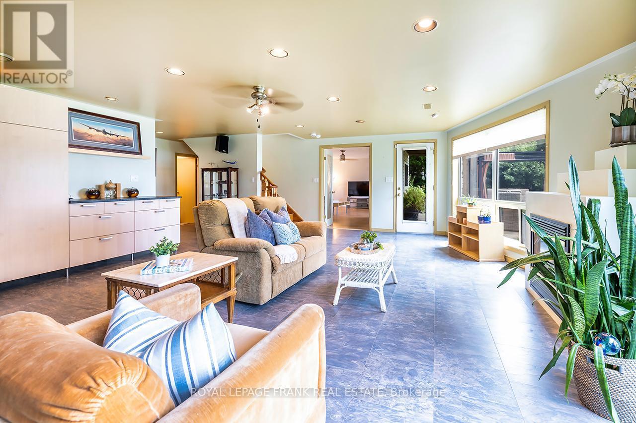












115 OAKDENE CRESCENT

,
Kawartha Lakes (Little Britain),




Ontario
K0M2C0

