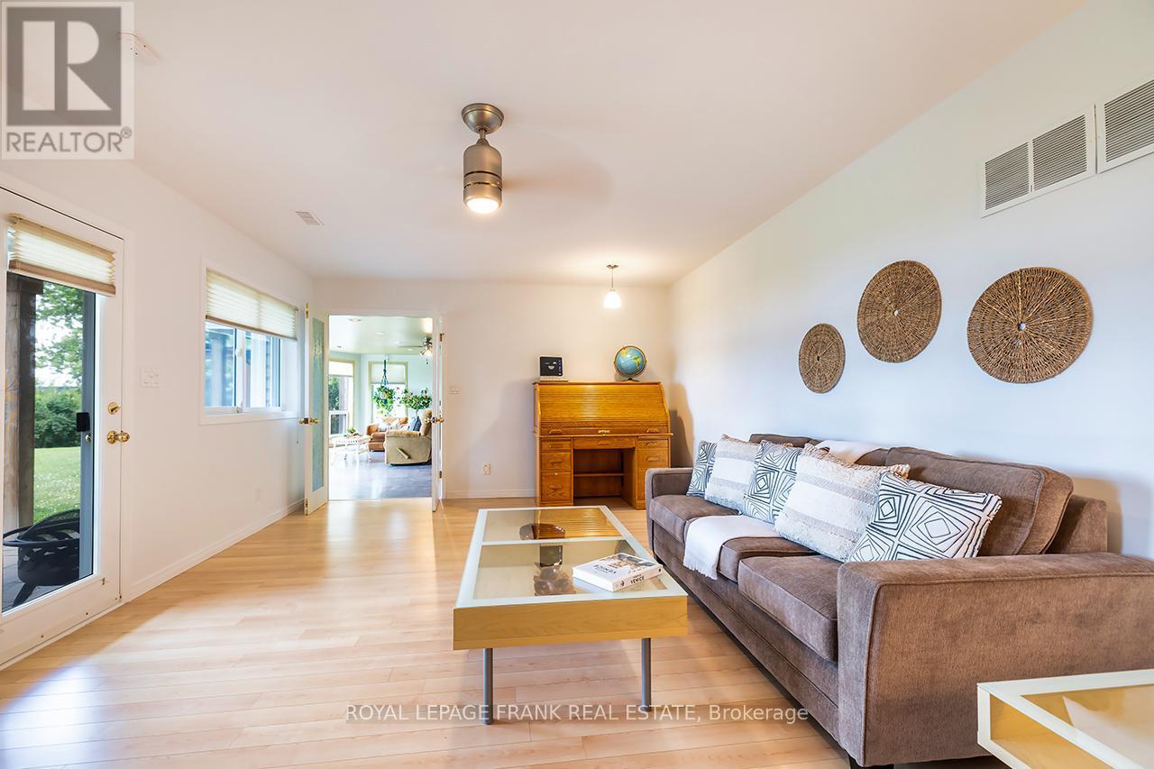 












115 OAKDENE CRESCENT

,
Kawartha Lakes (Little Britain),




Ontario
K0M2C0


