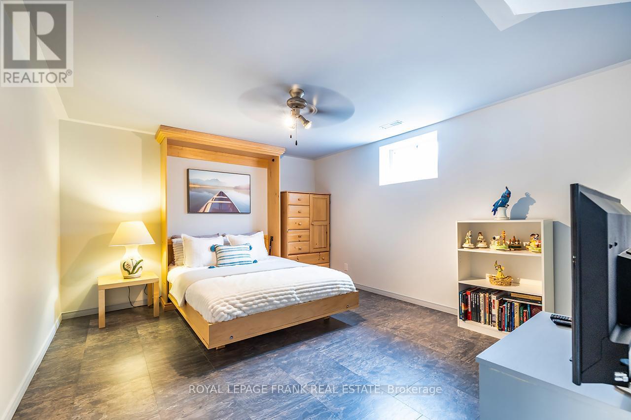 












115 OAKDENE CRESCENT

,
Kawartha Lakes (Little Britain),




Ontario
K0M2C0

