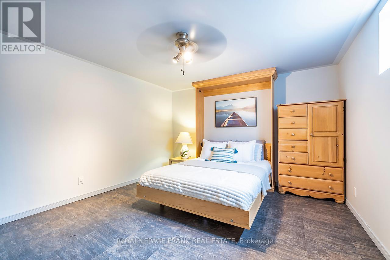 












115 OAKDENE CRESCENT

,
Kawartha Lakes (Little Britain),




Ontario
K0M2C0

