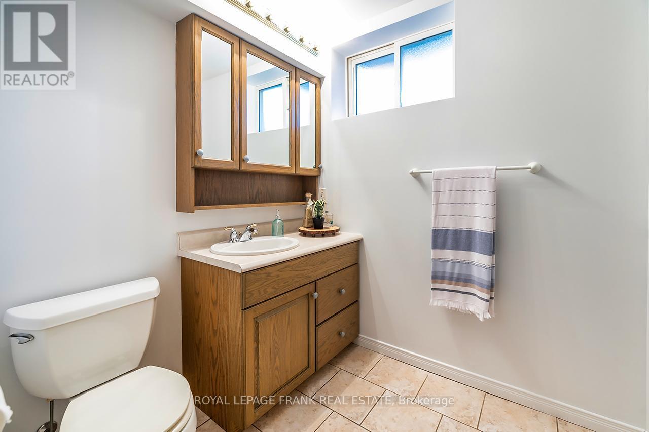 












115 OAKDENE CRESCENT

,
Kawartha Lakes (Little Britain),




Ontario
K0M2C0

