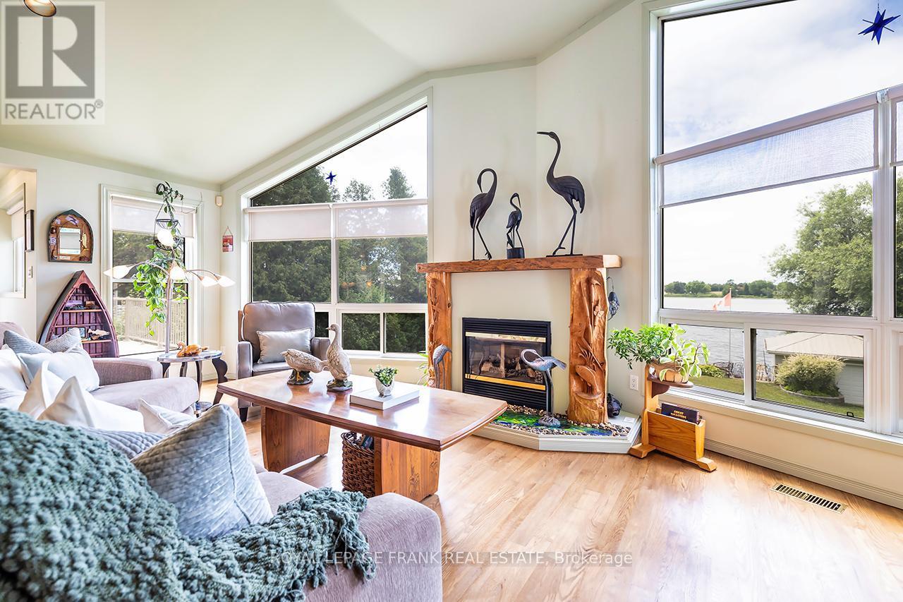 












115 OAKDENE CRESCENT

,
Kawartha Lakes (Little Britain),




Ontario
K0M2C0

