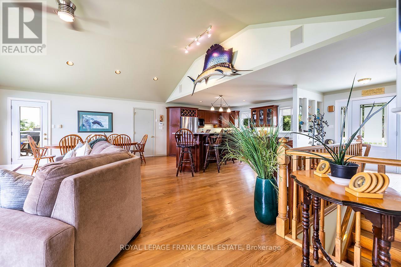 












115 OAKDENE CRESCENT

,
Kawartha Lakes (Little Britain),




Ontario
K0M2C0

