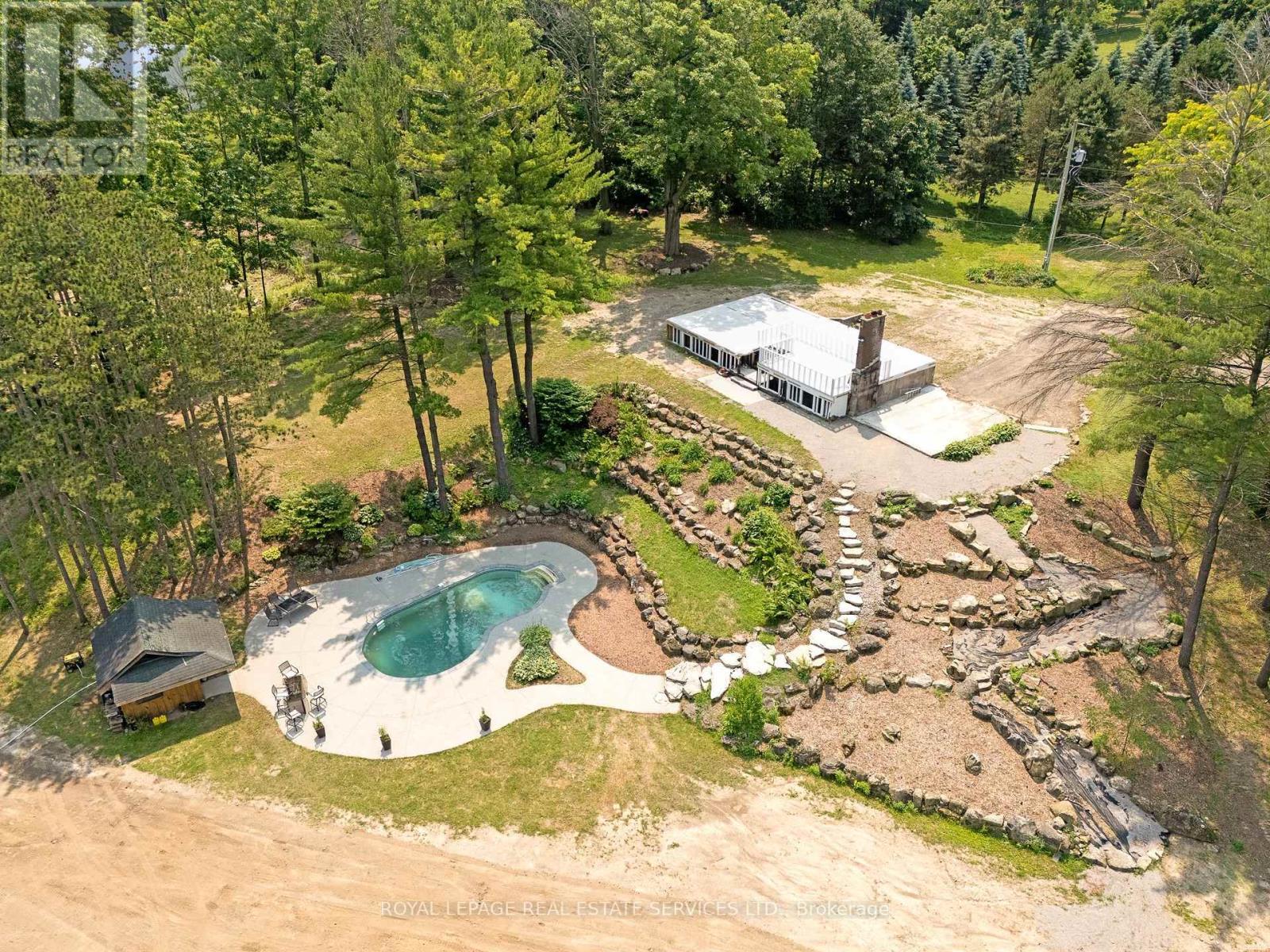 












1657 CHEESE FACTORY ROAD

,
North Dumfries,







Ontario
N0B1L0

