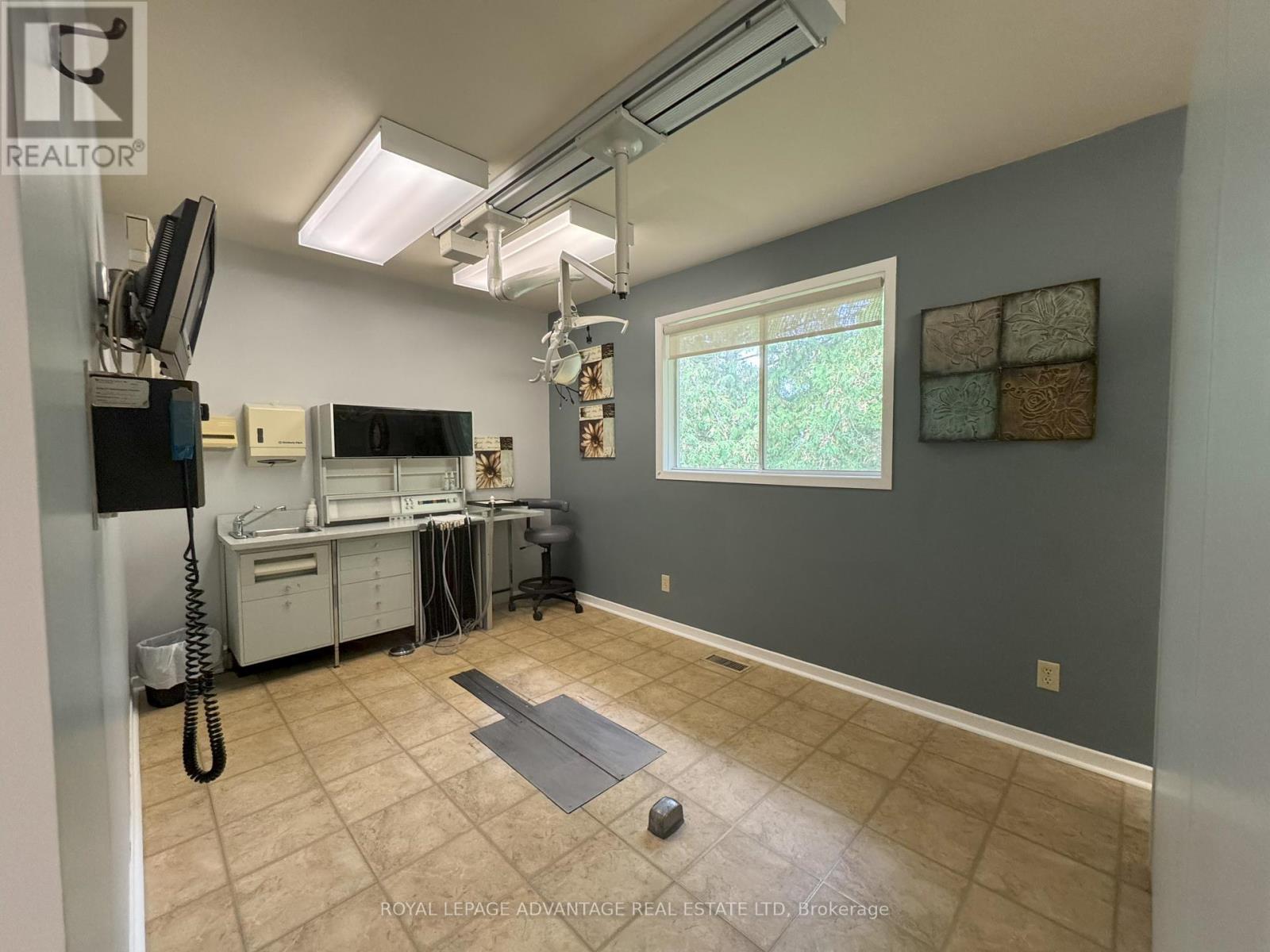












34 JAMES STREET

,
Smiths Falls,




Ontario
K7A3R3

