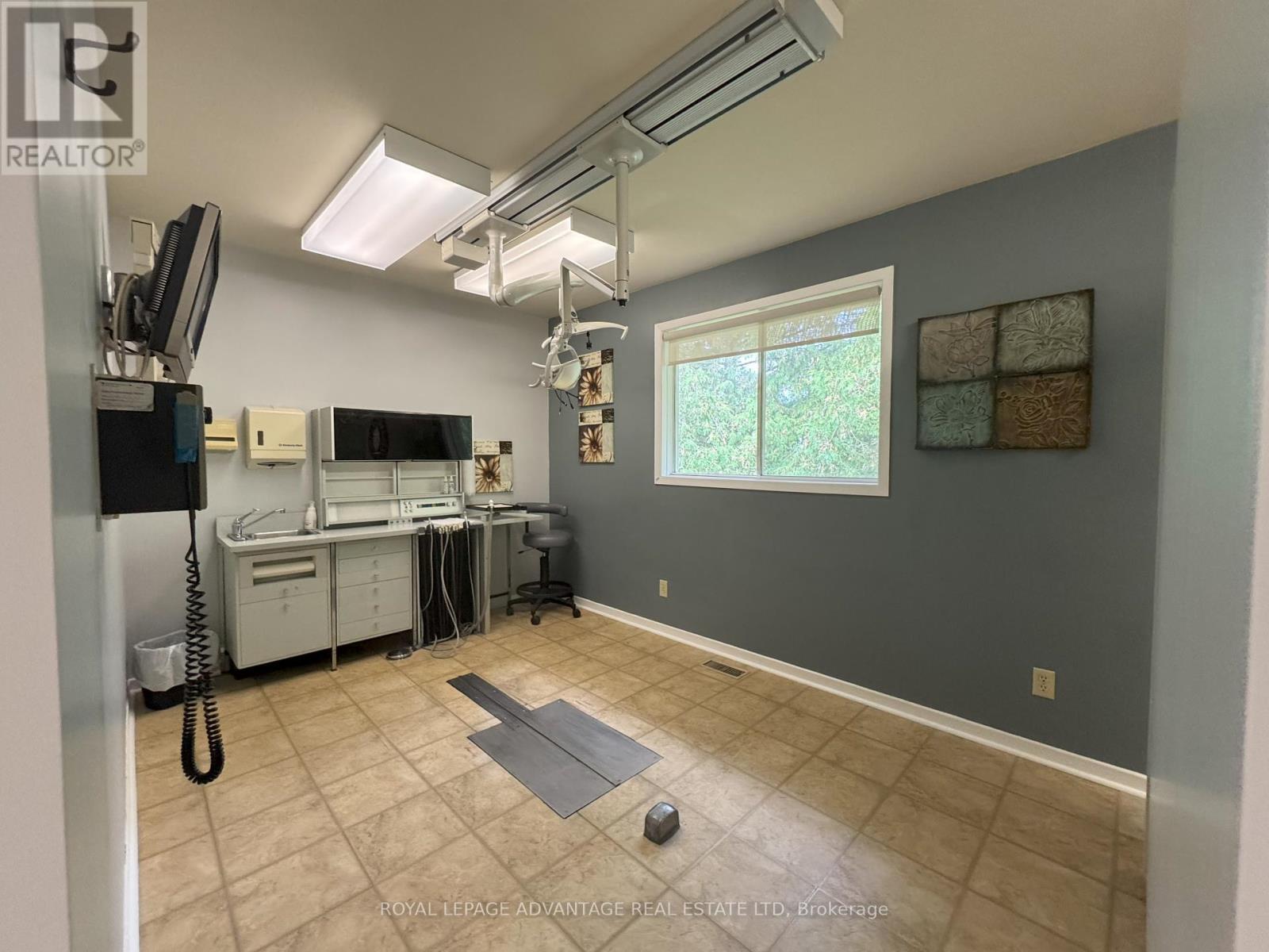












34 JAMES STREET

,
Smiths Falls,




Ontario
K7A3R3

