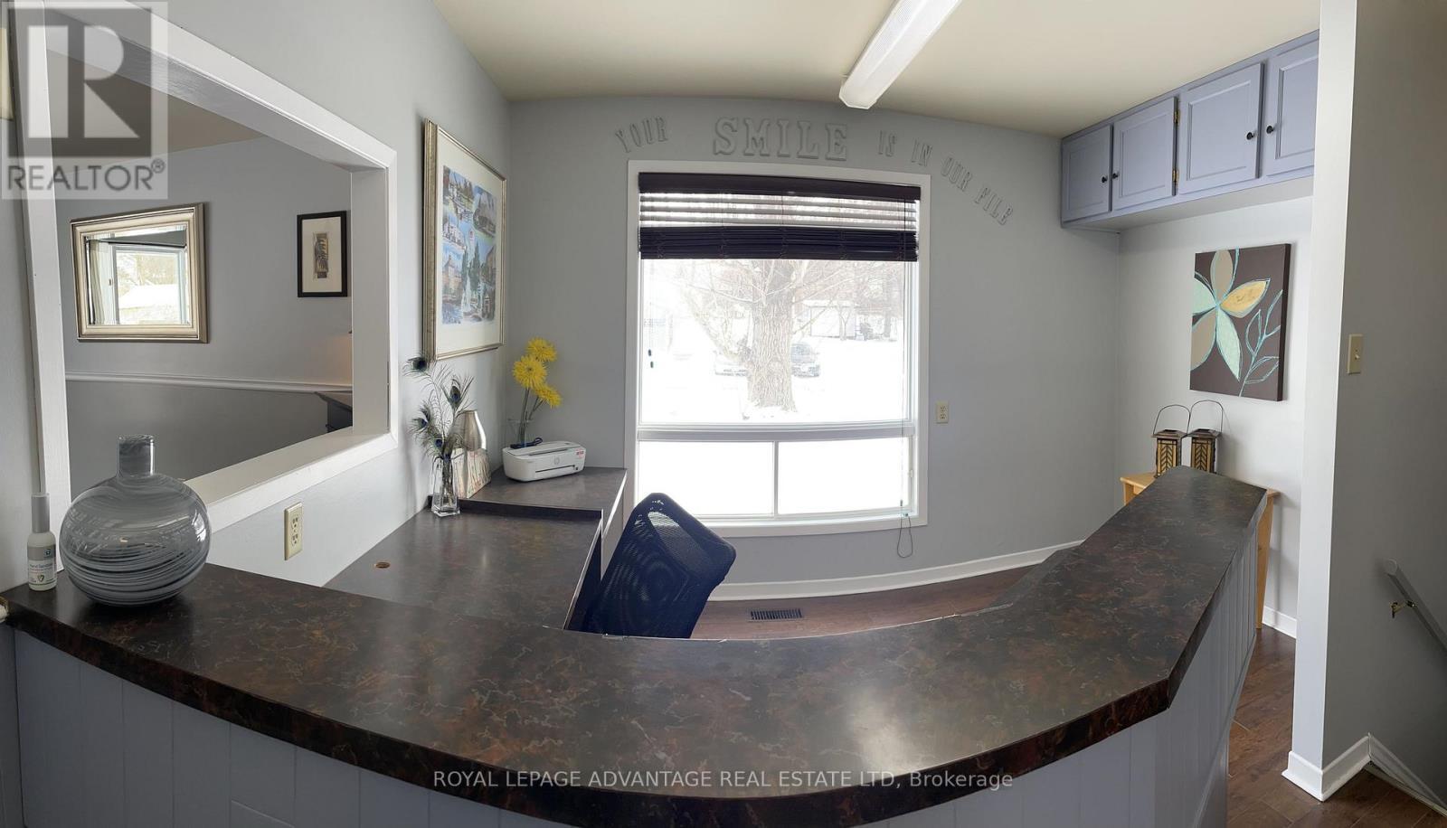 












34 JAMES STREET

,
Smiths Falls,




Ontario
K7A3R3

