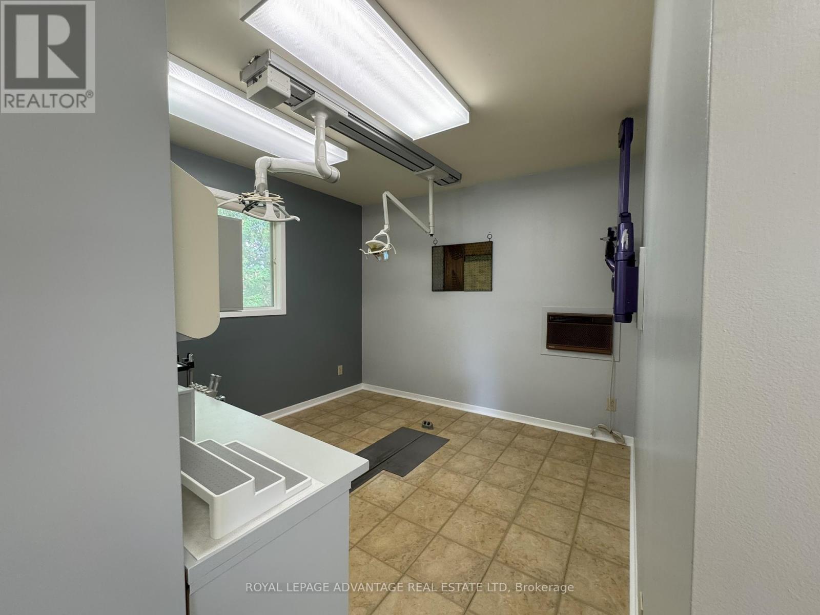 












34 JAMES STREET

,
Smiths Falls,




Ontario
K7A3R3

