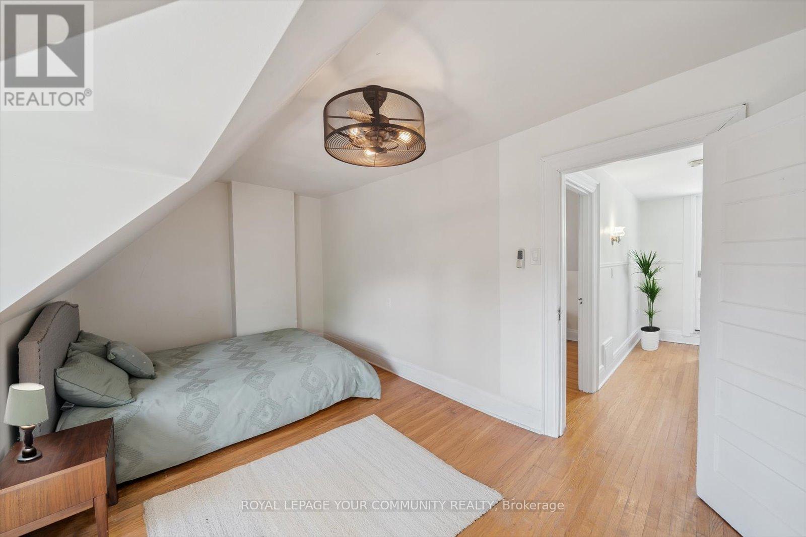 












218 BEATRICE STREET

,
Toronto,




Ontario
M6G3G1

