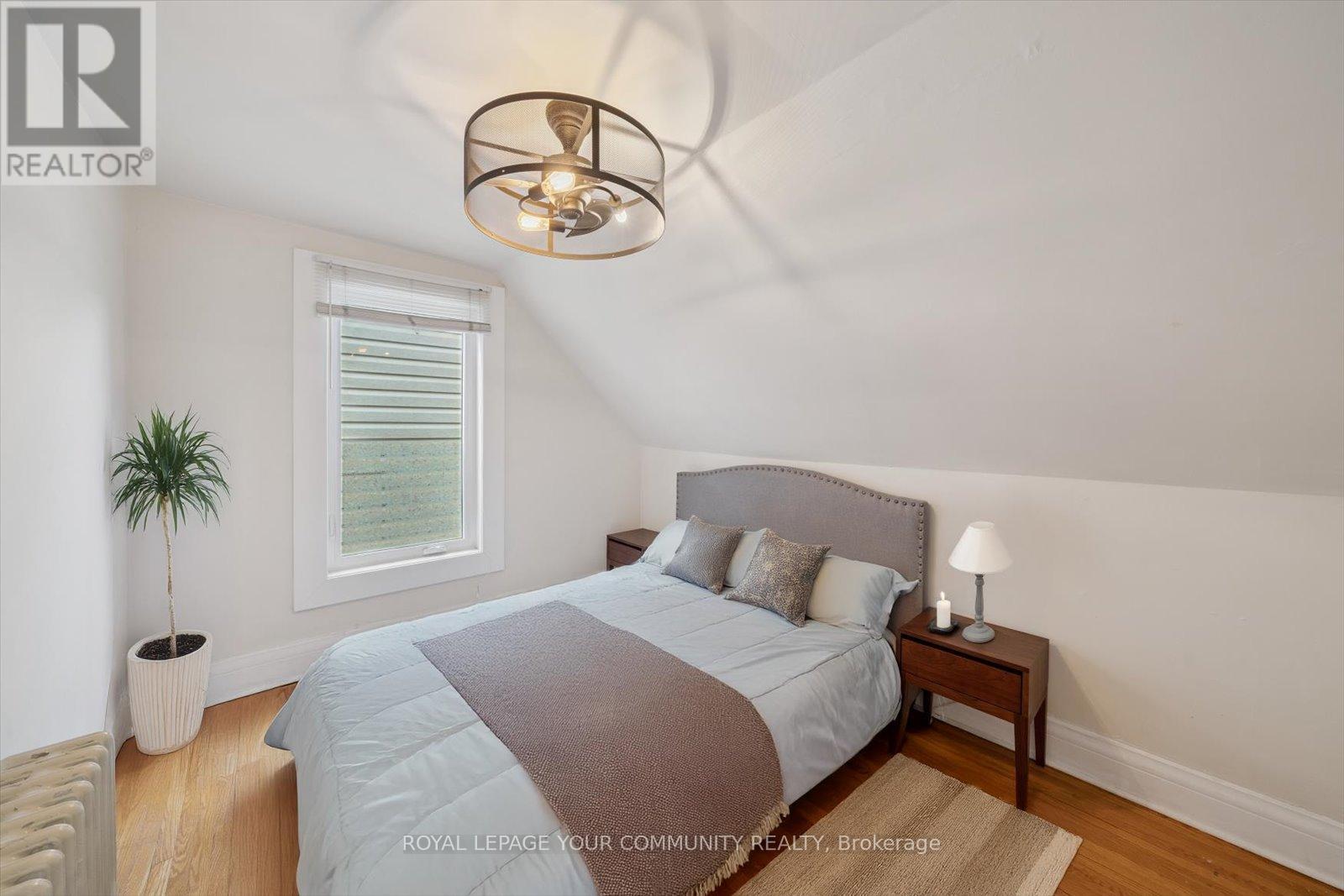 












218 BEATRICE STREET

,
Toronto,




Ontario
M6G3G1

