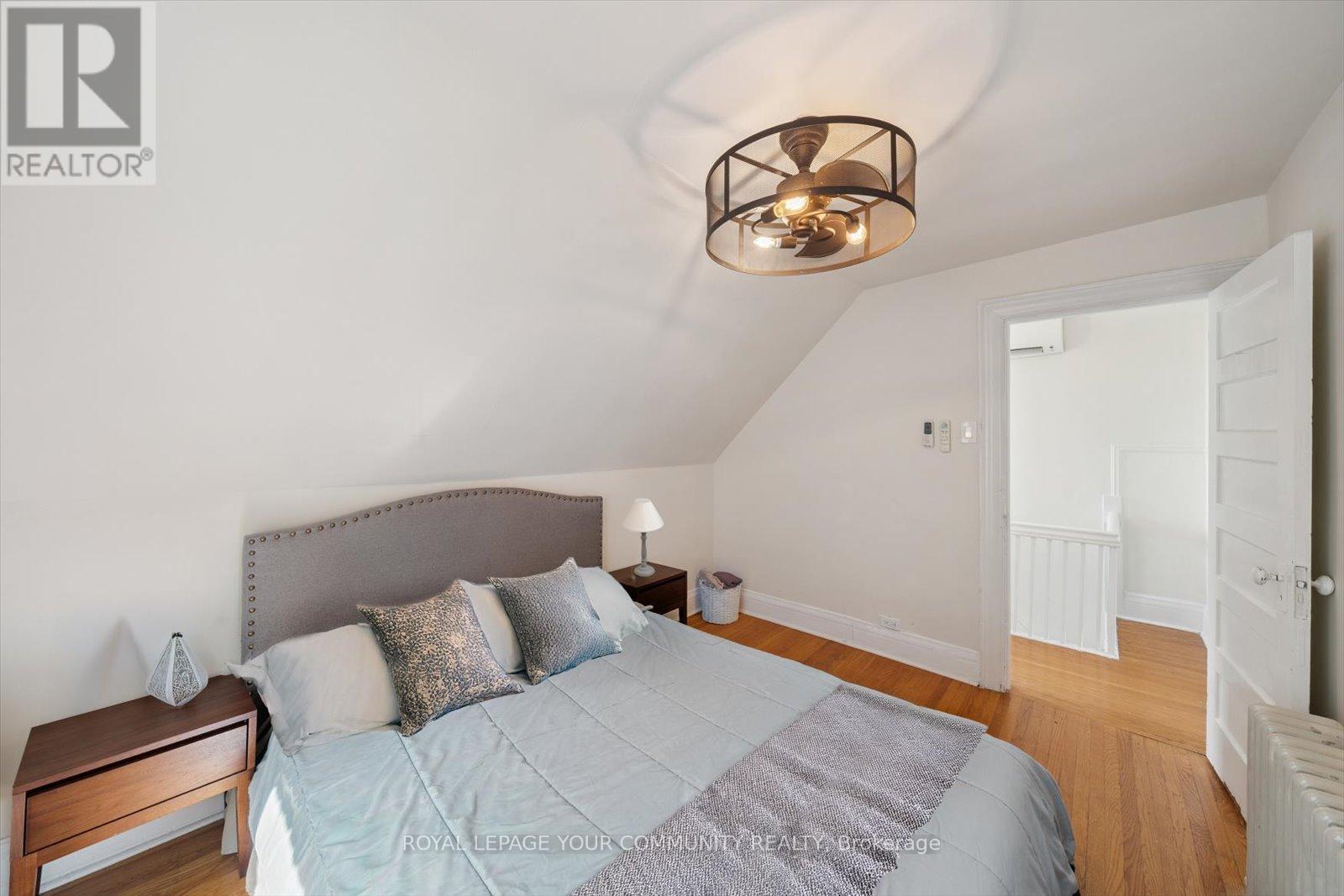 












218 BEATRICE STREET

,
Toronto,




Ontario
M6G3G1

